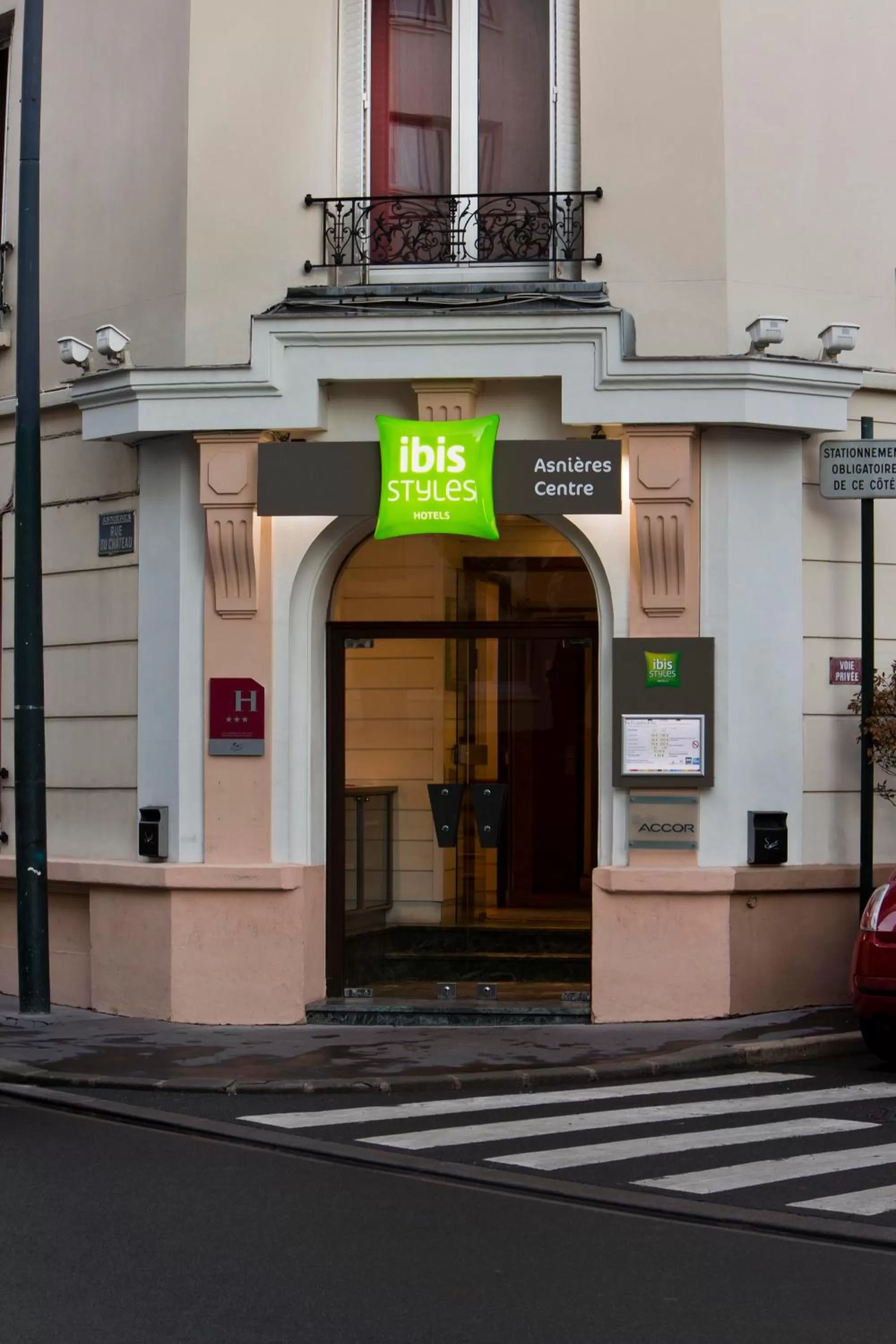 Facade/entrance in ibis Styles Asnieres Centre