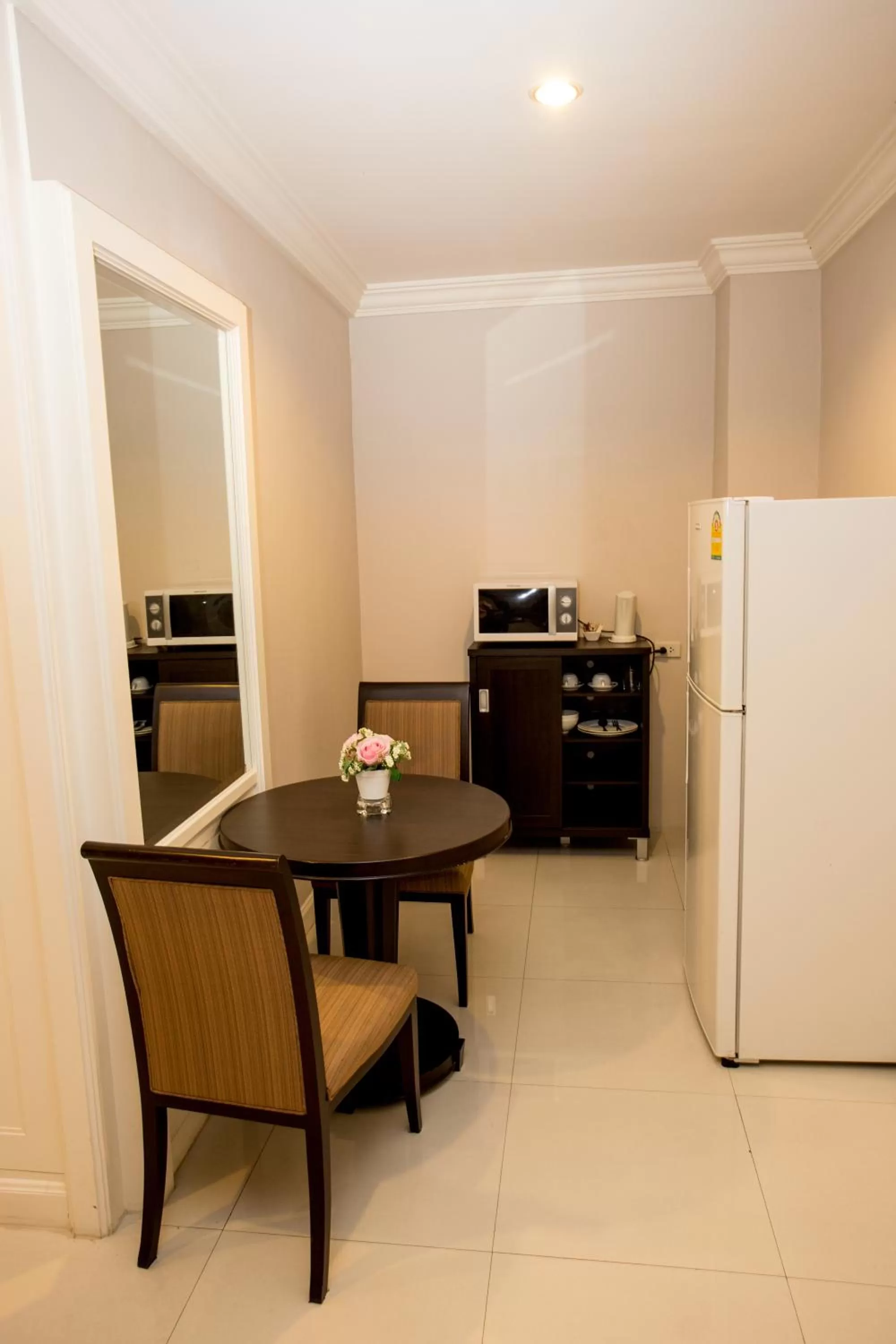 Kitchen or kitchenette in Hope Land Hotel 46/1