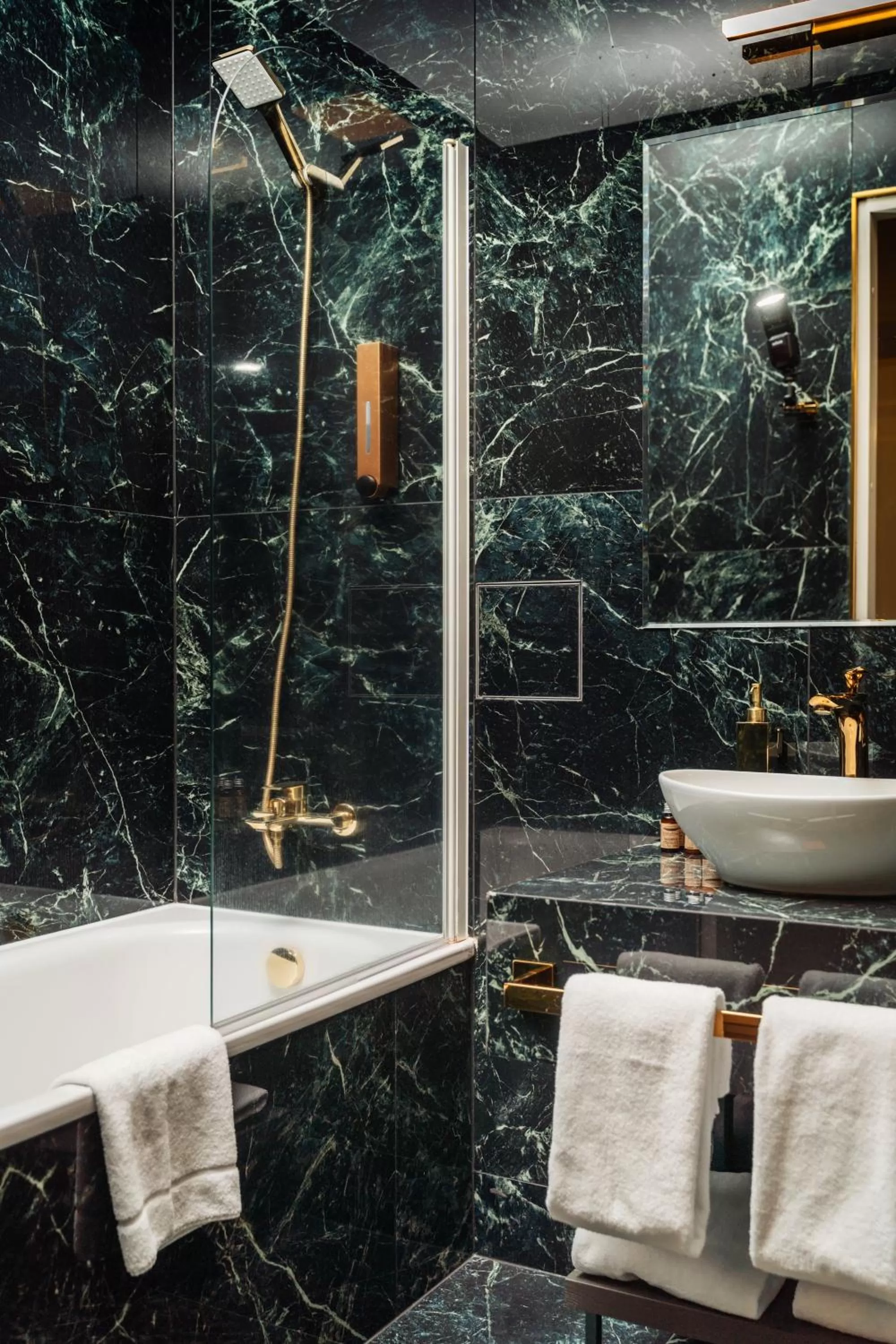 Shower in St Palace Hotel