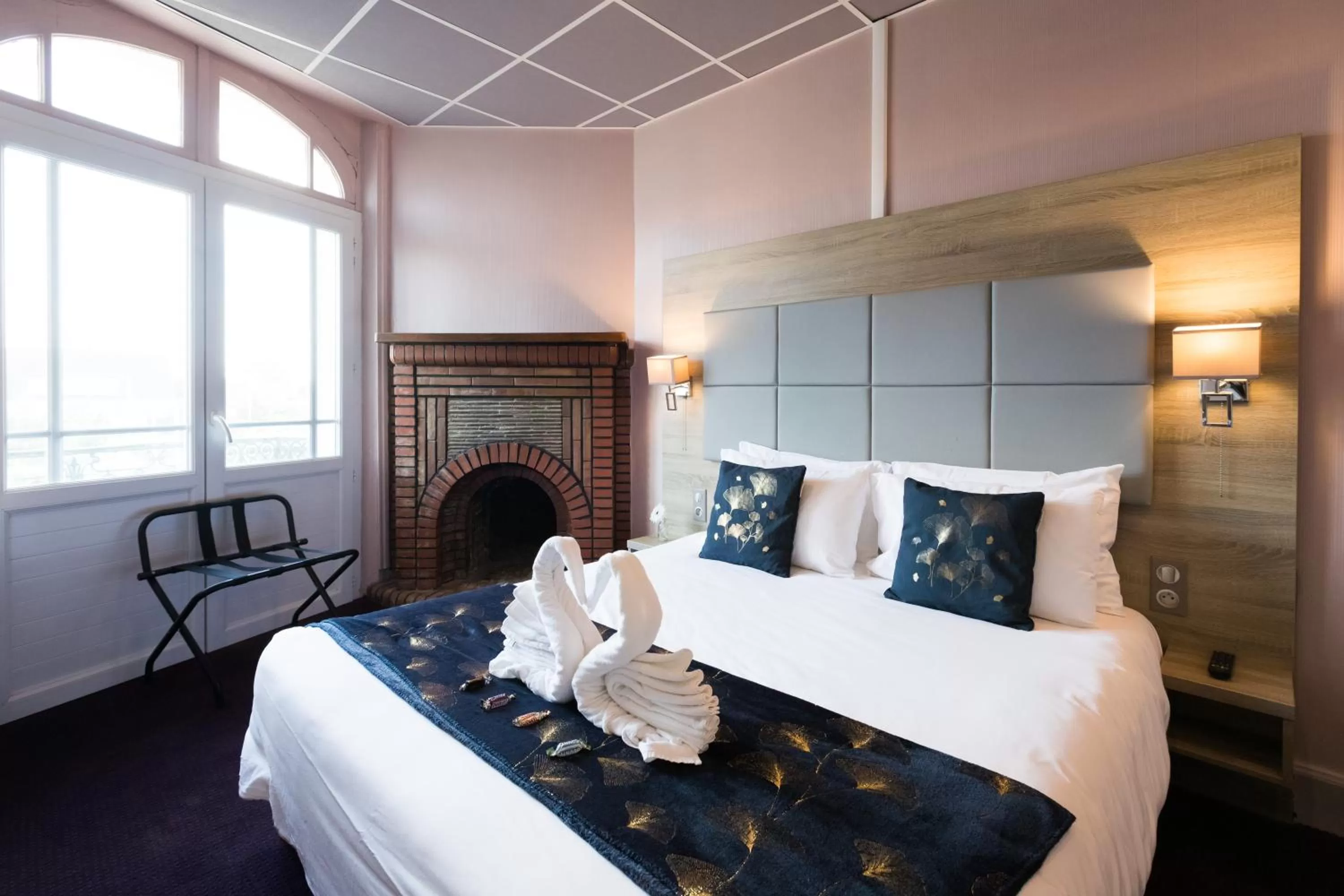 Photo of the whole room, Bed in Hotel de la Terrasse