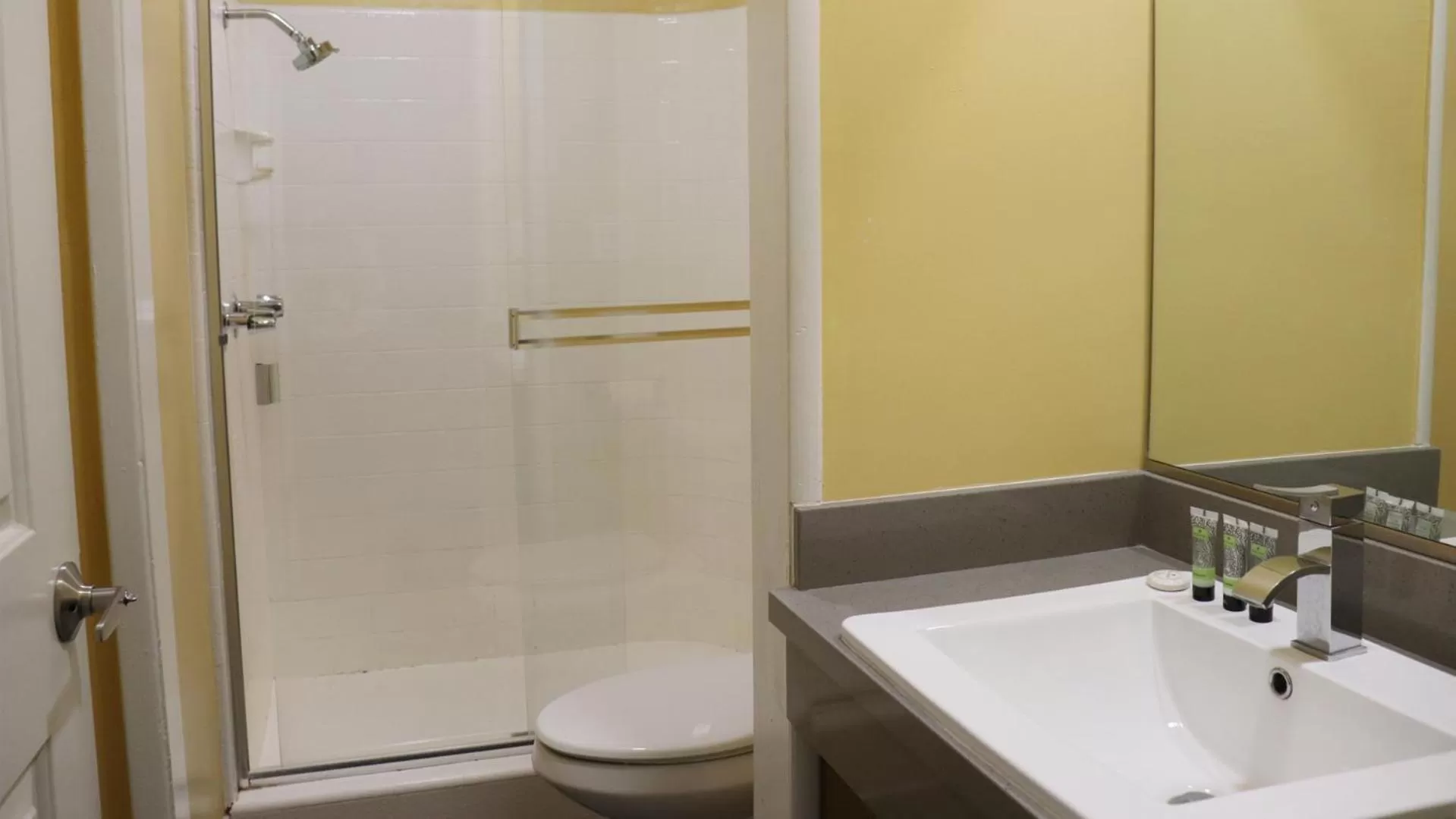 Bathroom in Hometel Suites