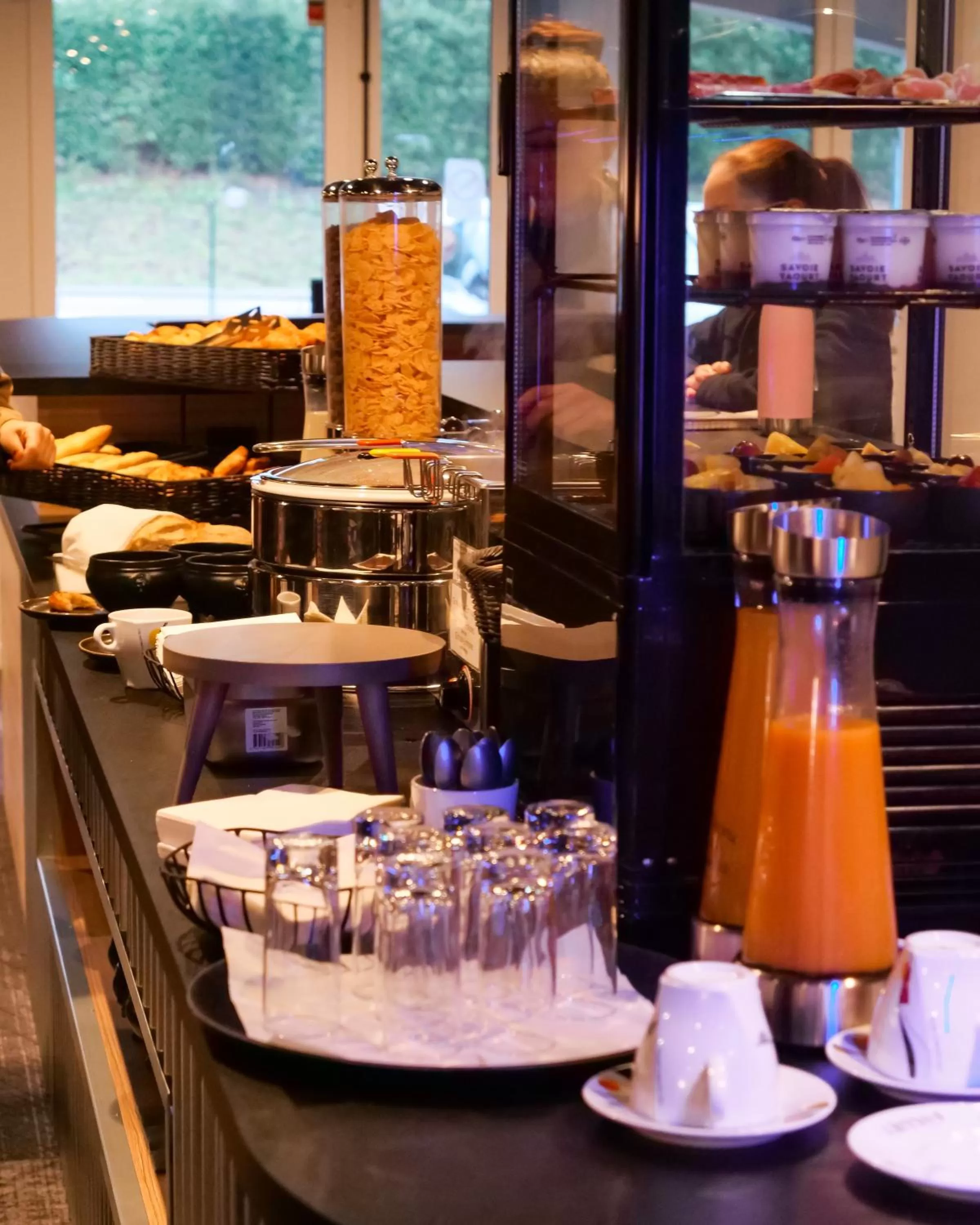 Food and drinks in Motel 991