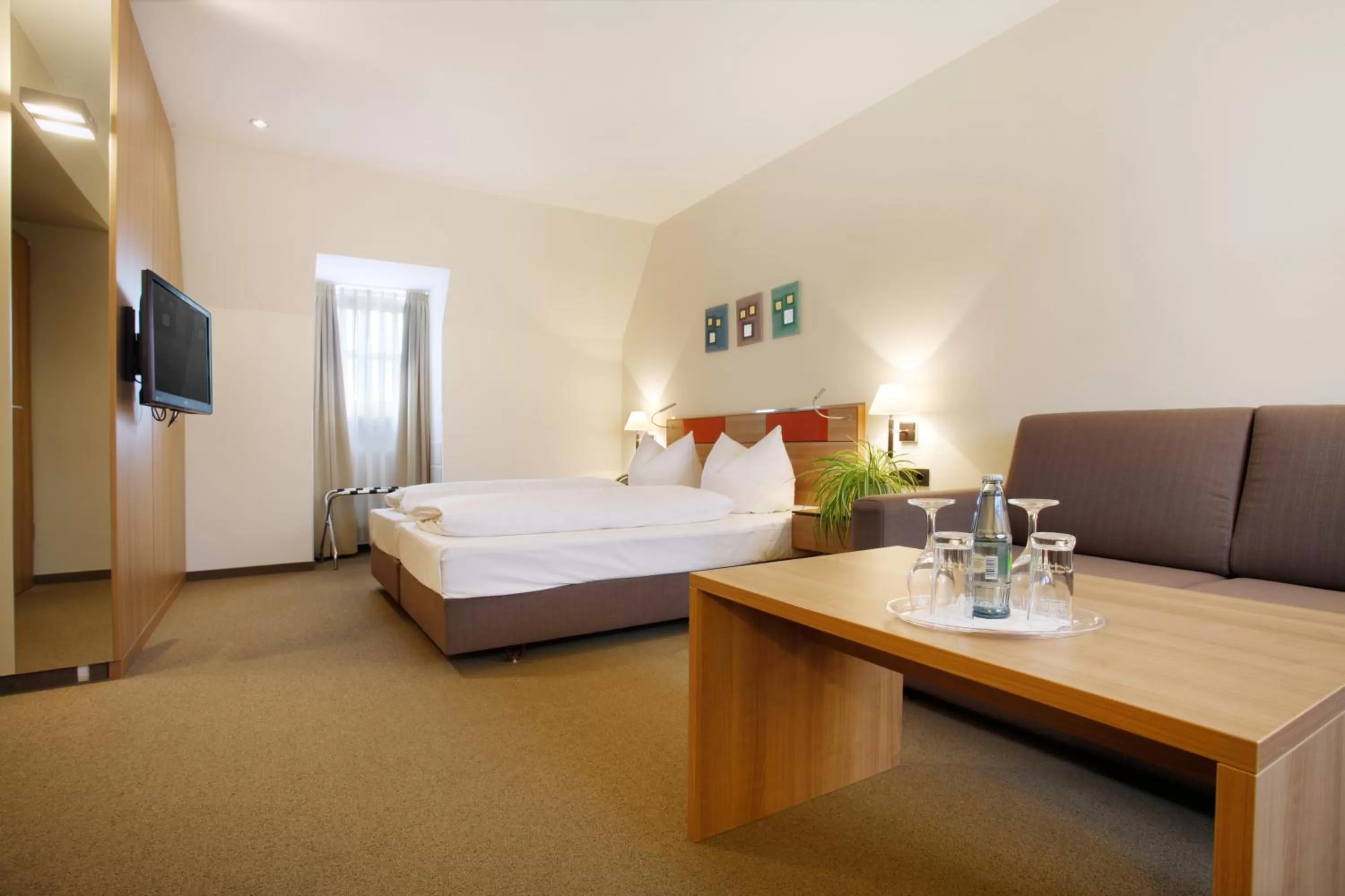 Living room, Bed in Hotel am Jakobsmarkt