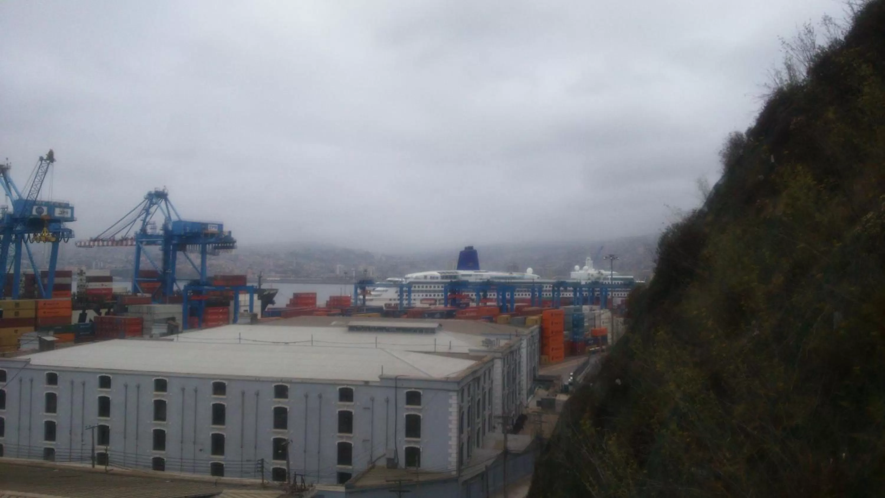 Property building in Hostal Recuerdos de Familia