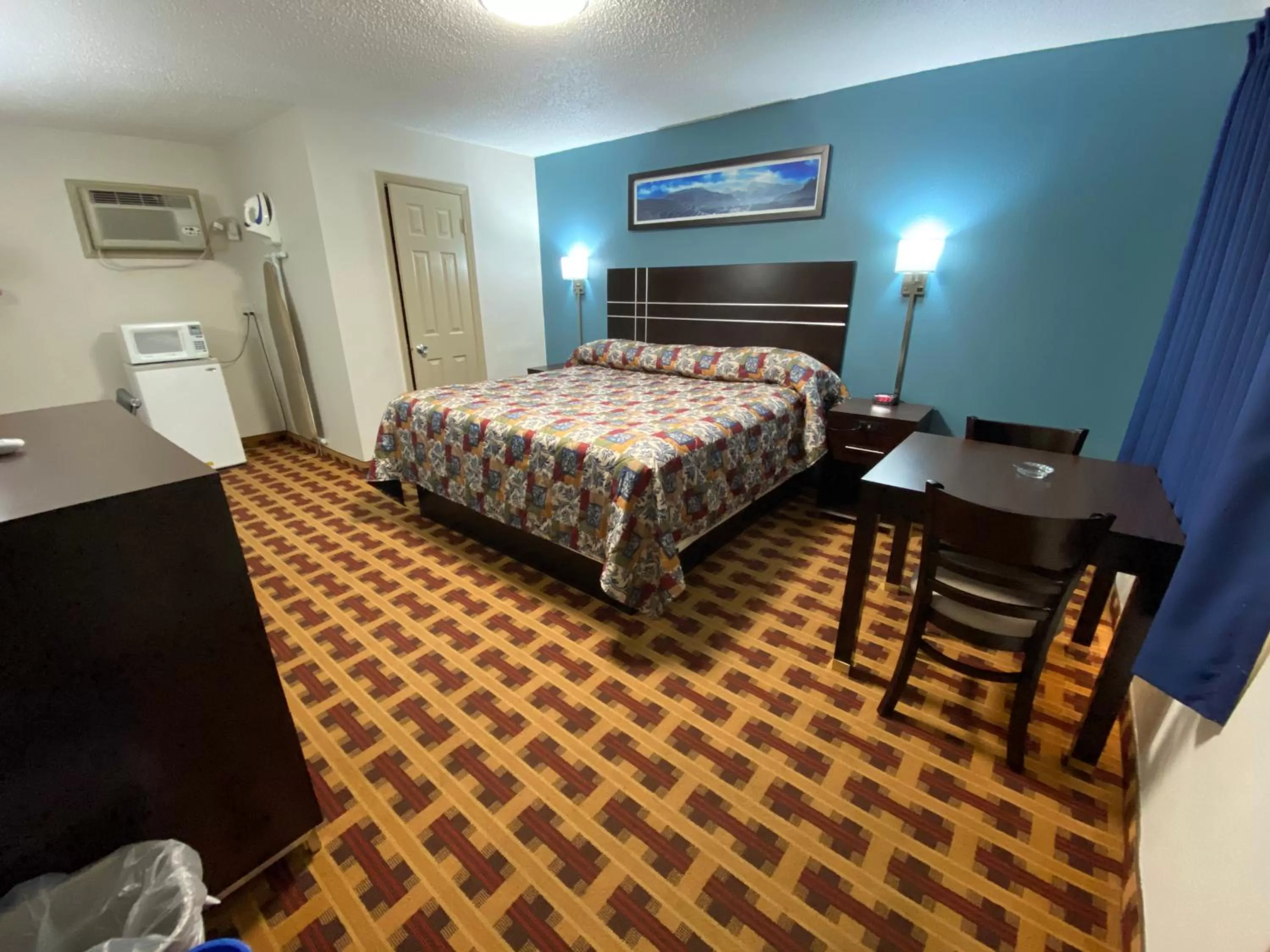 Bed in Lodge Inn Wrightstown - Fort Dix