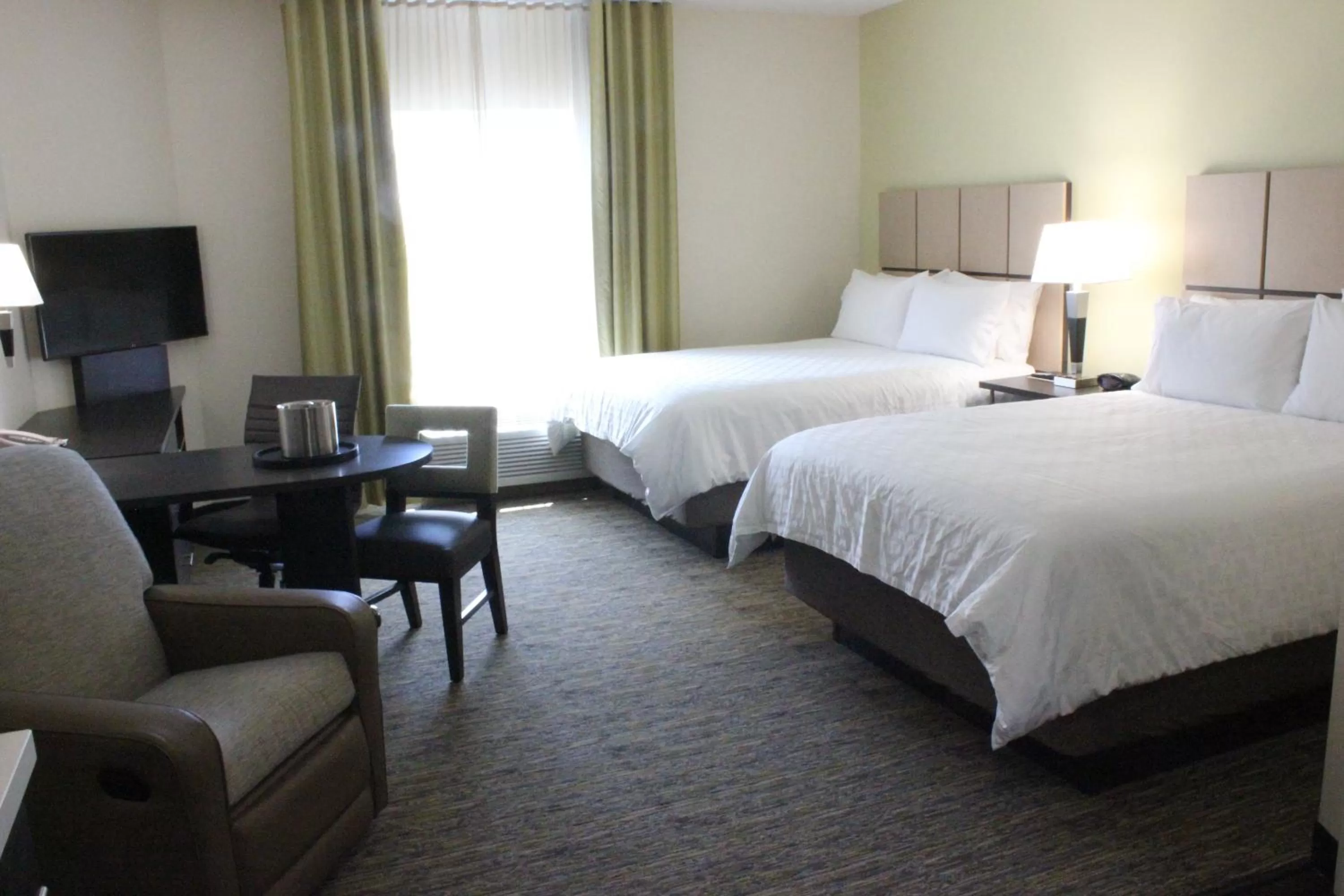 Photo of the whole room, Bed in Candlewood Suites Valdosta Mall by IHG