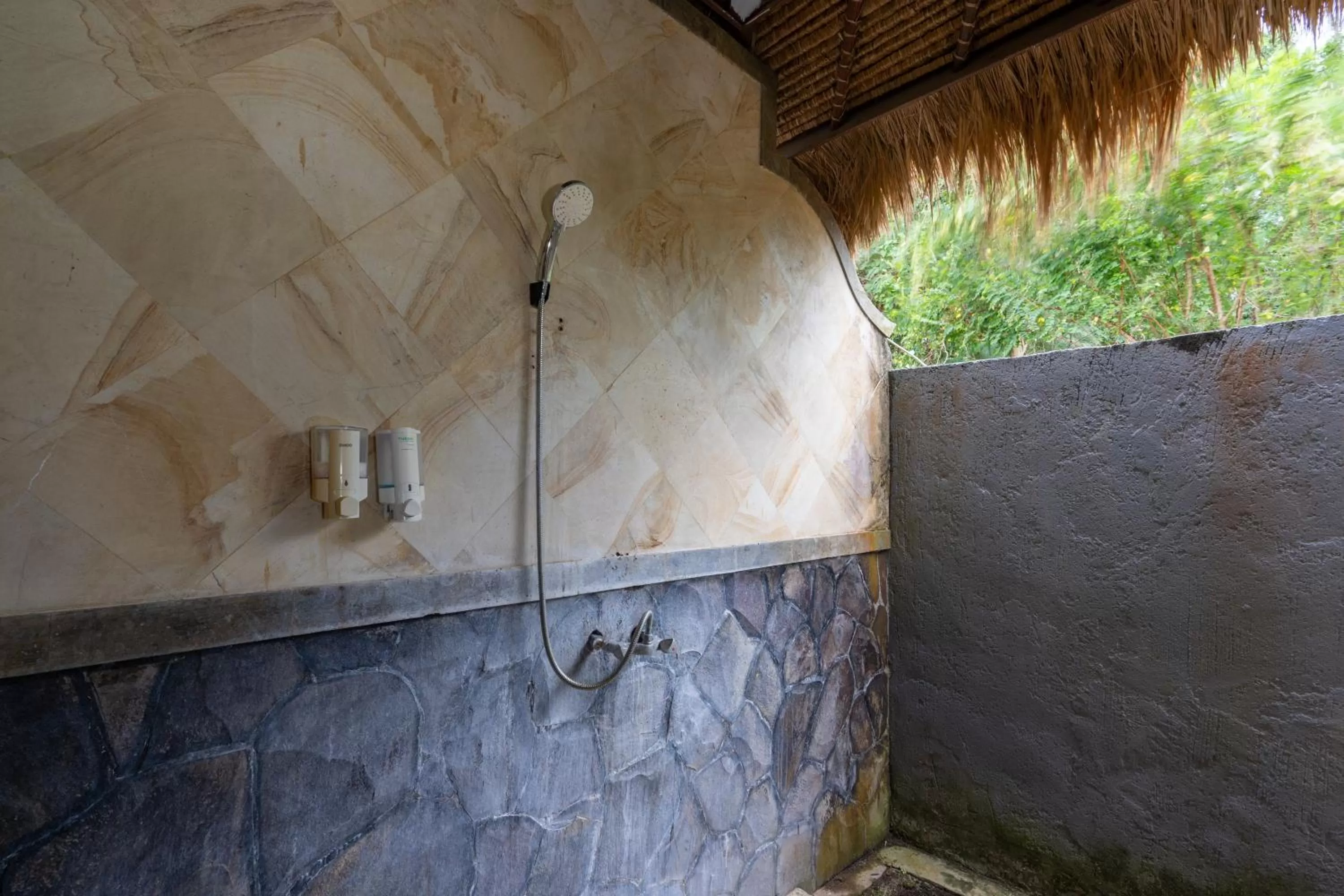 Shower in Mushroom Beach Bungalows