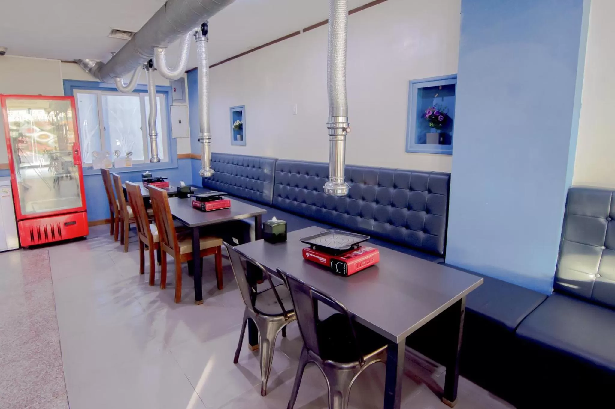 Restaurant/places to eat in DG Grami Hotel