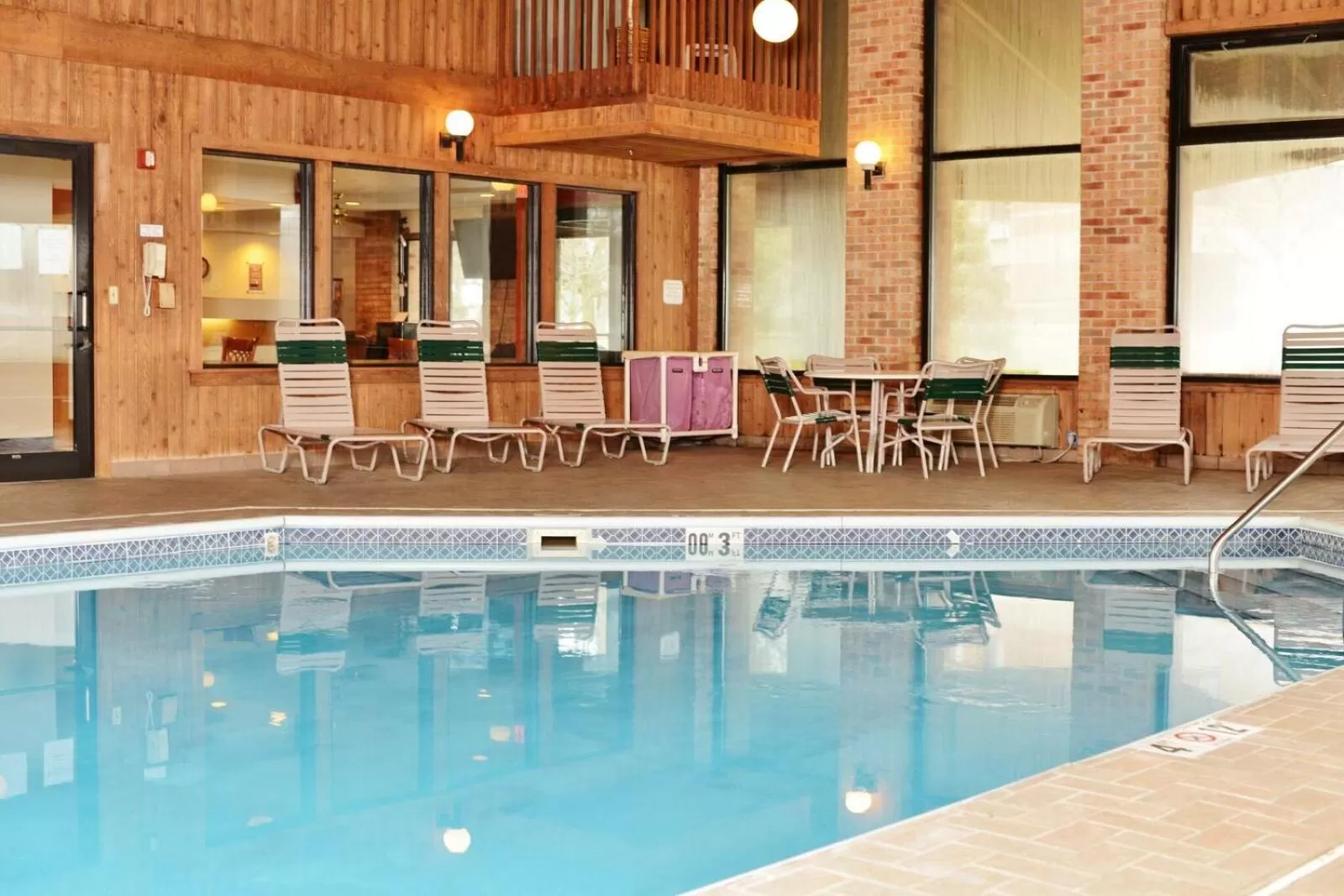 Swimming pool in Country Hearth Inn & Suites - Kenton