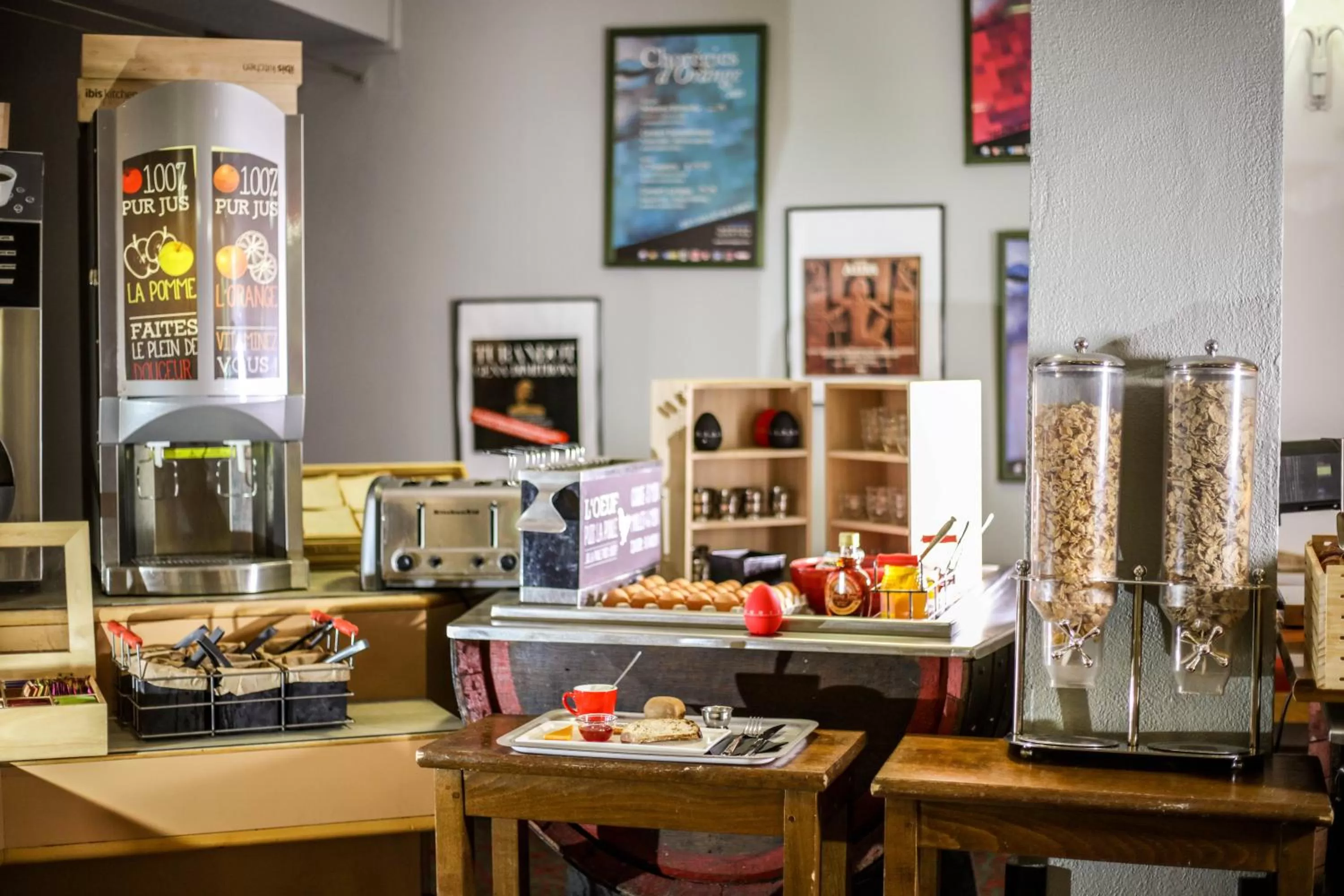 Restaurant/places to eat in ibis Orange Centre Echangeur A7 A9