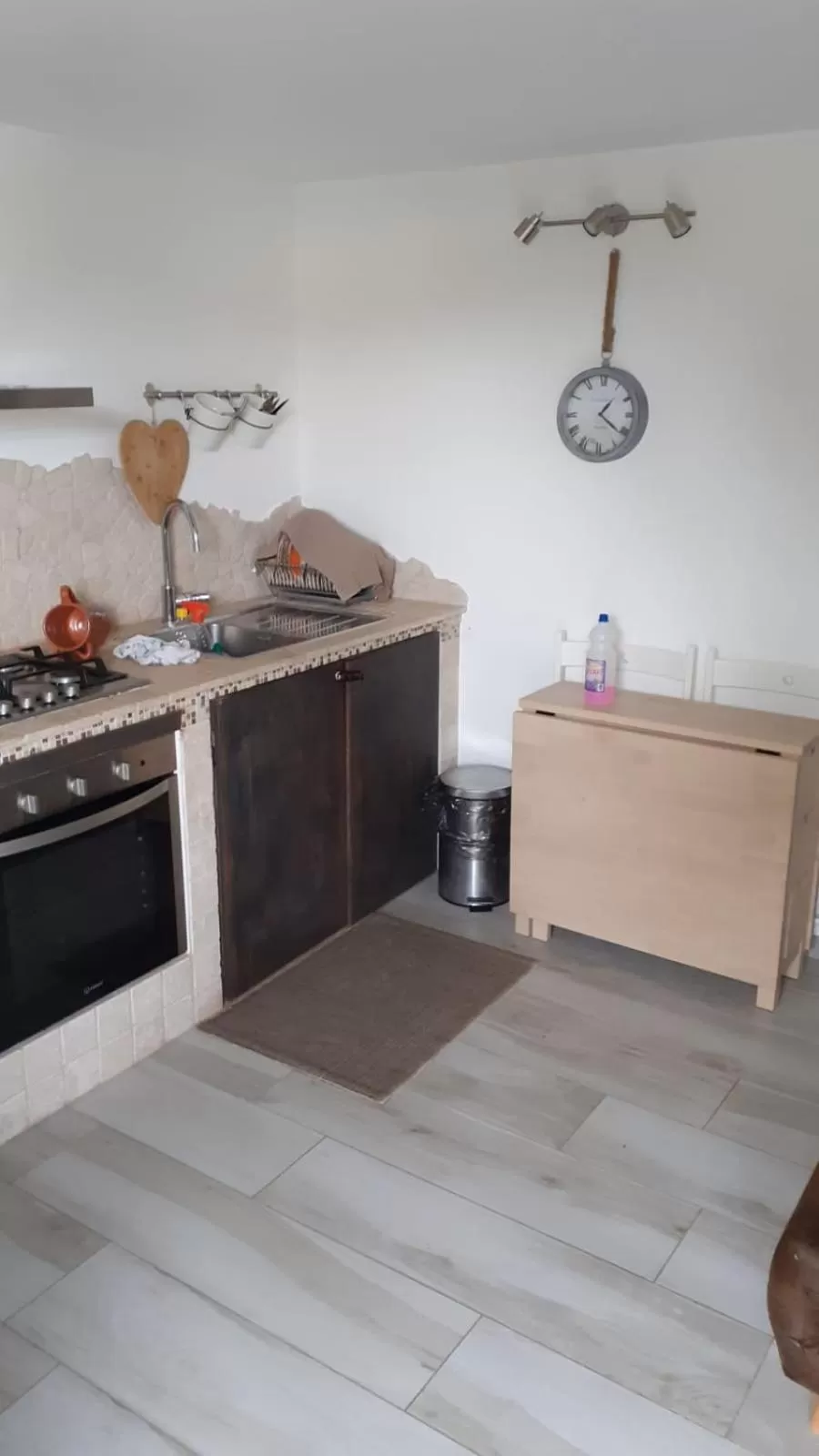 Kitchen/Kitchenette in The Incantation Guest House