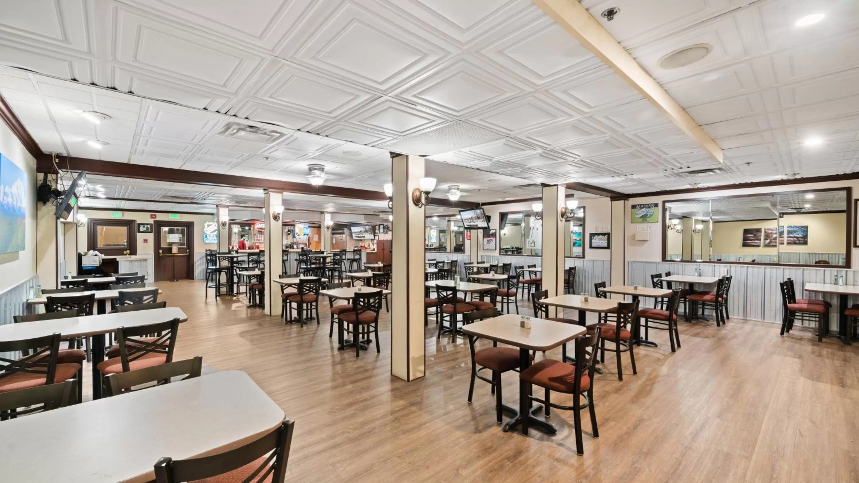 Restaurant/places to eat in Clarion Hotel & Suites Fairbanks near Ft Wainwright