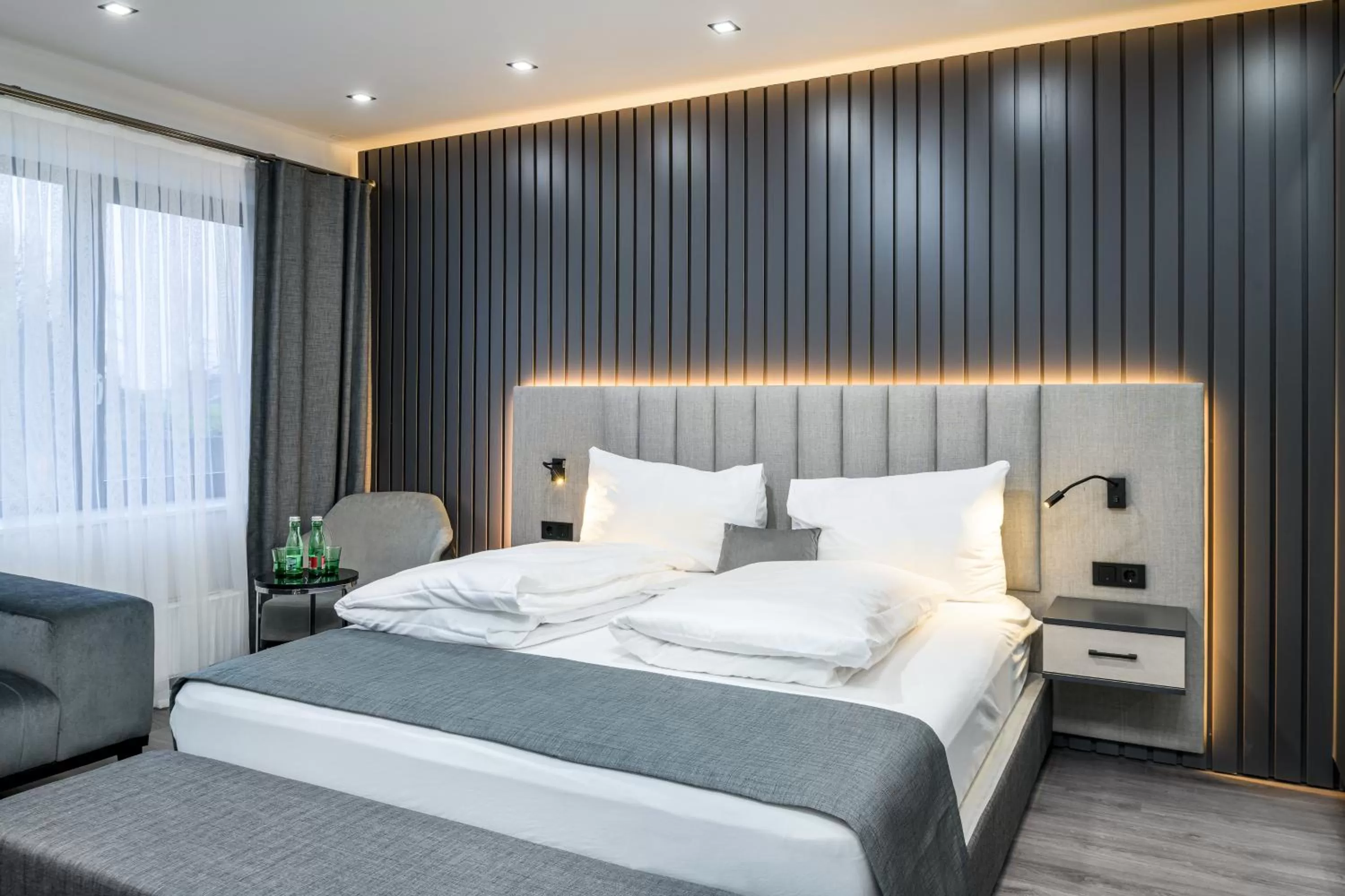 Bed in PARKHOTEL BRAUNAU - 24 Stunden Self Check-IN