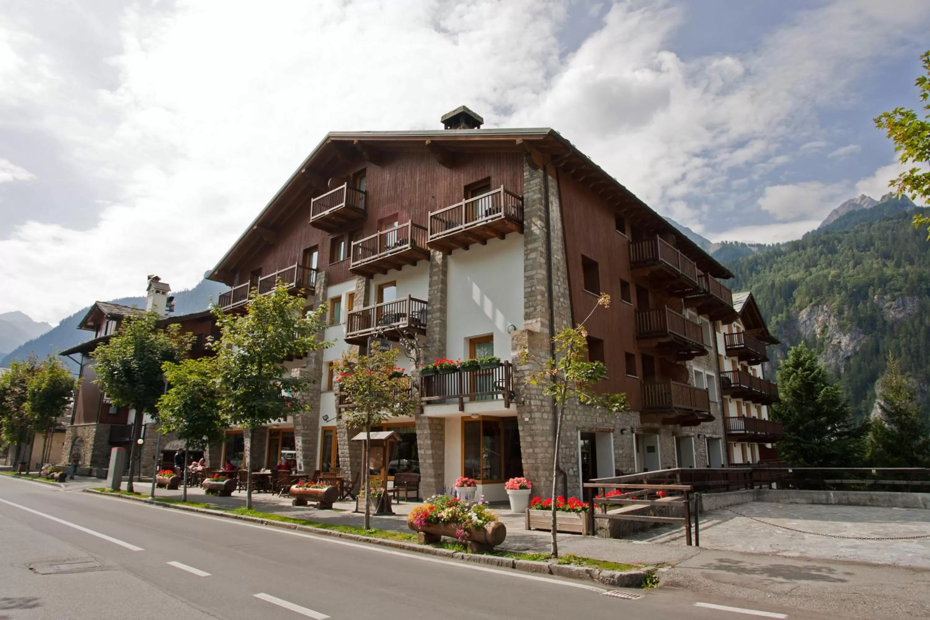 Facade/entrance in Residence Le Grand Chalet