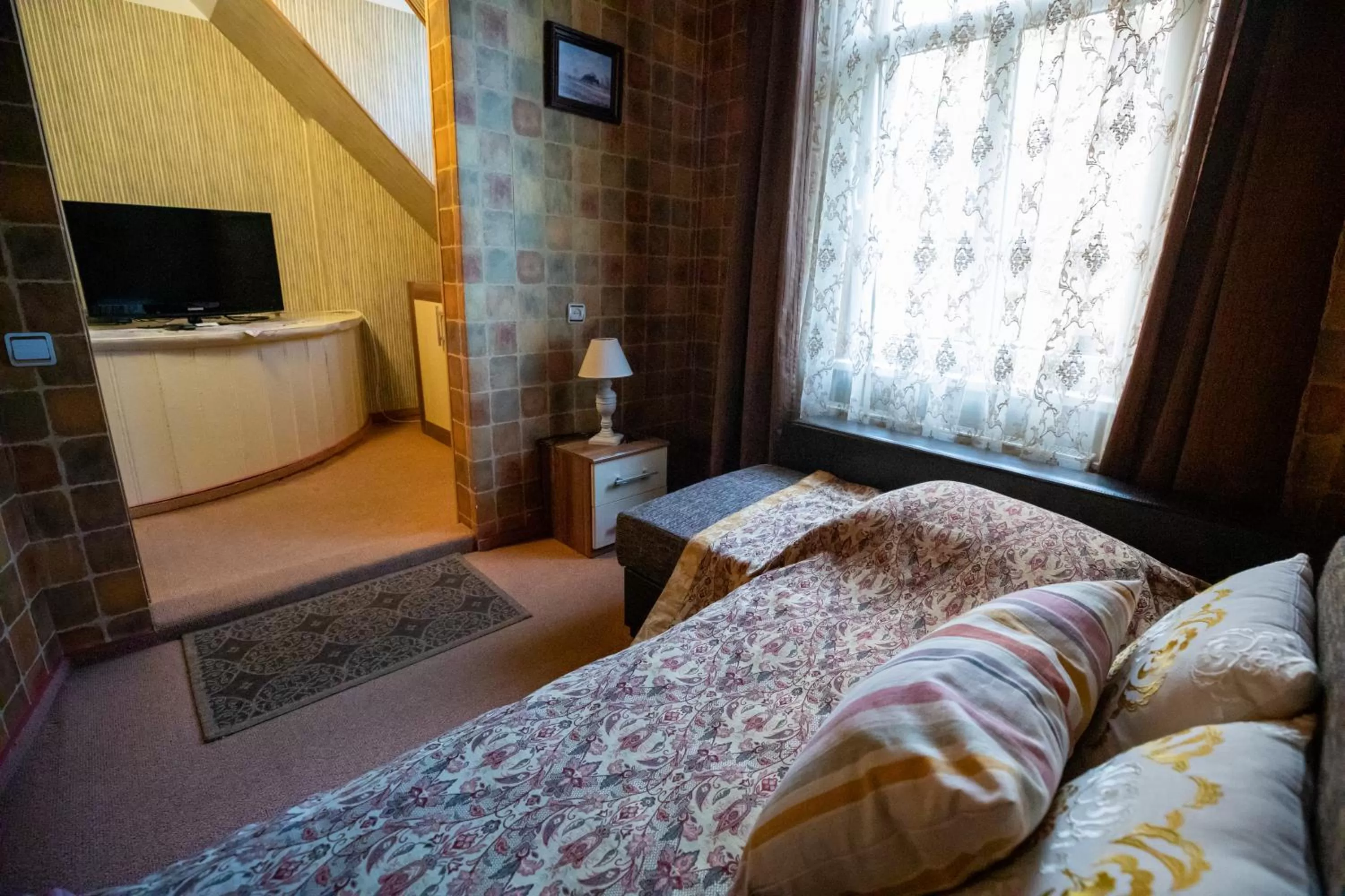 Photo of the whole room, Bed in City Center Kaķis B&B
