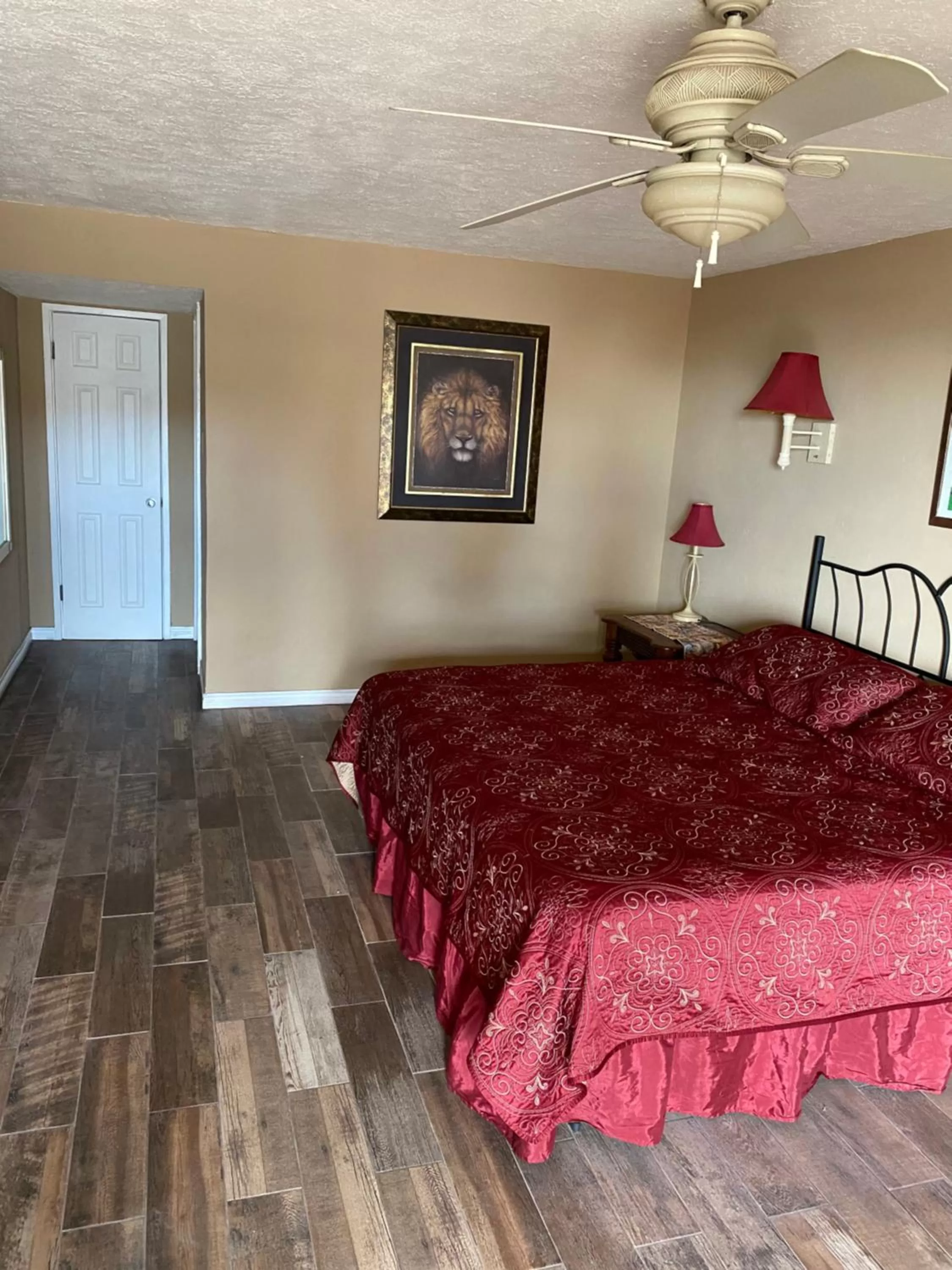 Bedroom in Capri Beach Hotel