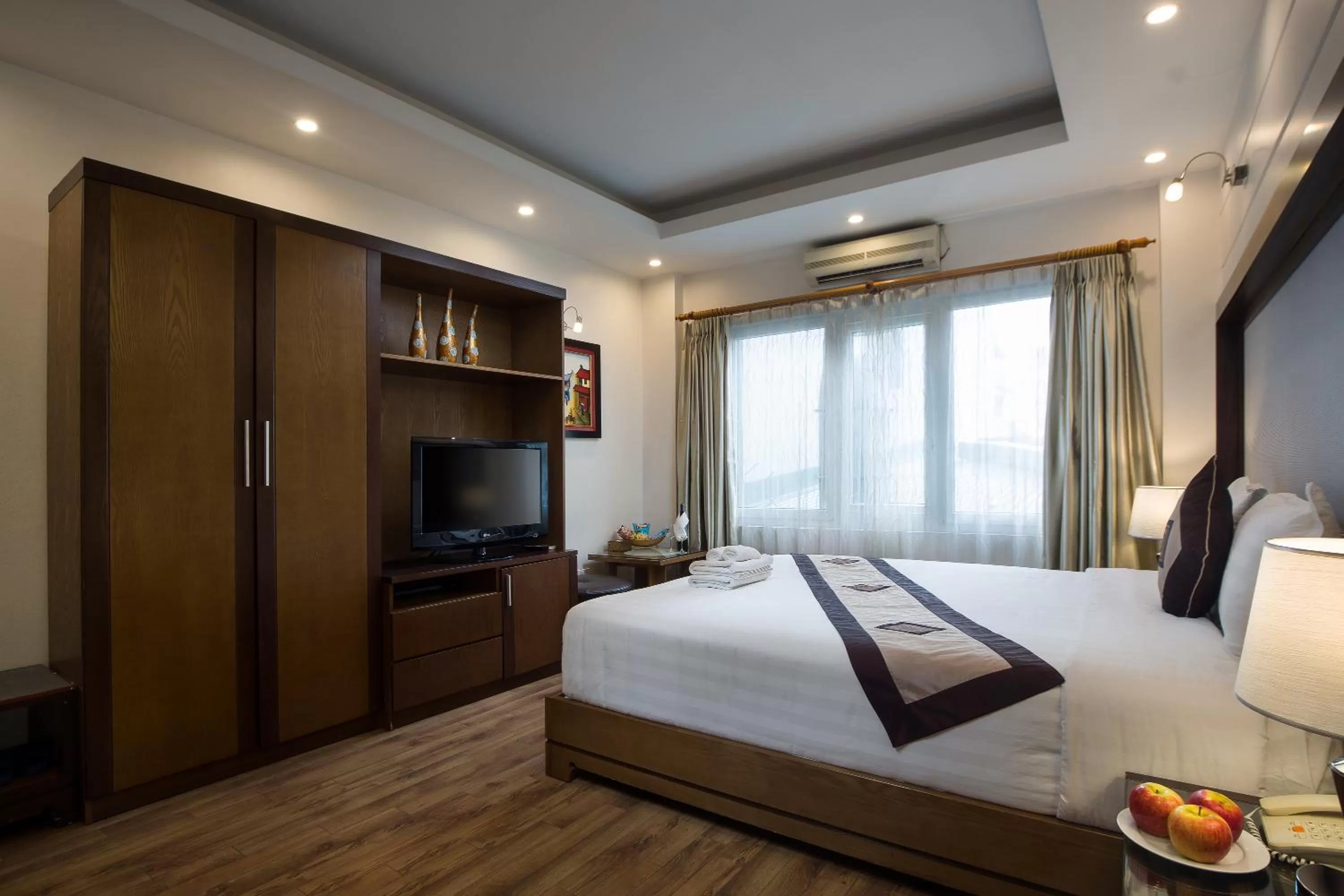 Photo of the whole room, Bed in Splendid Star Grand Hotel and Spa