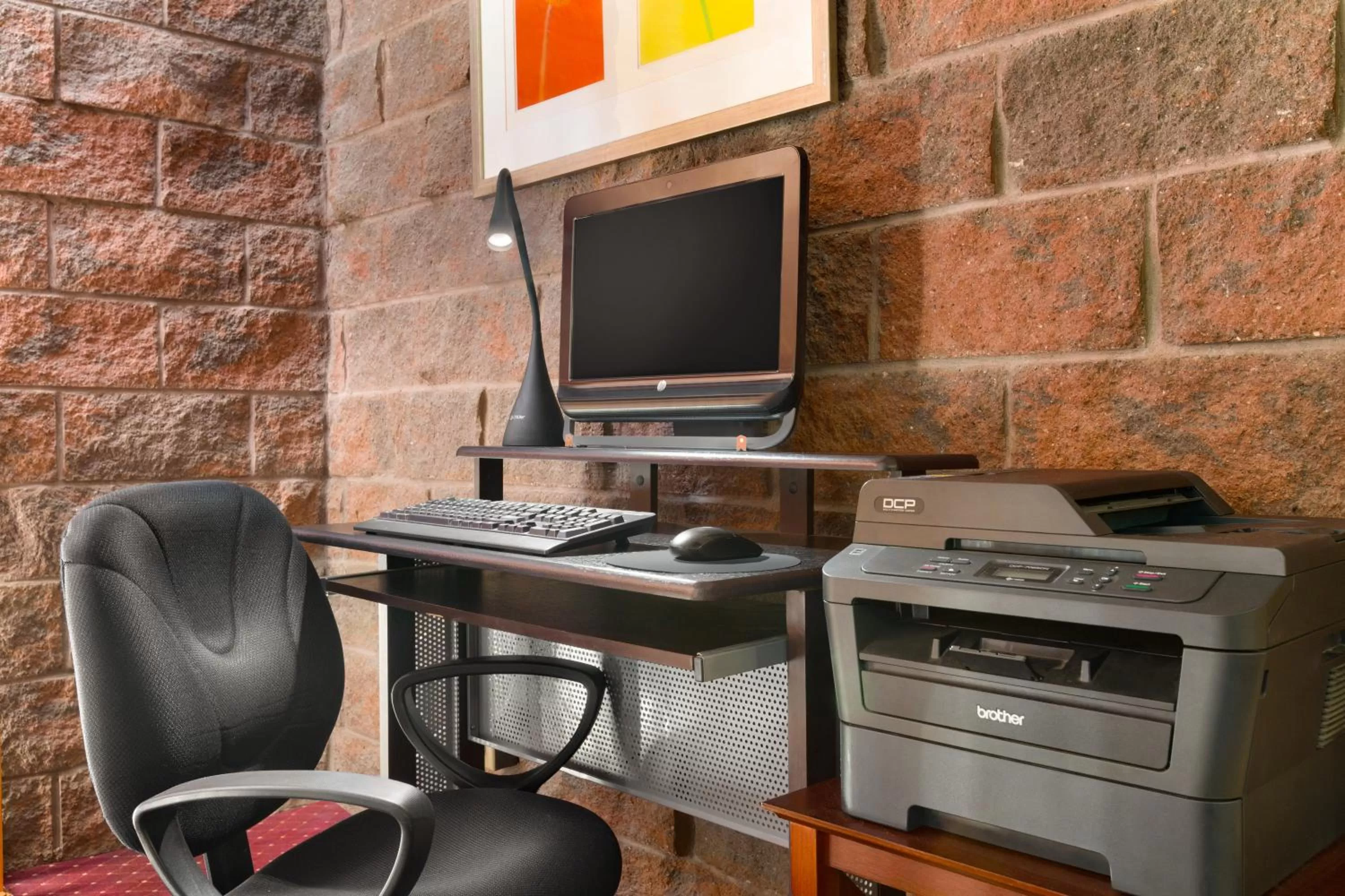 Business facilities in Travelodge by Wyndham North Bay Lakeshore