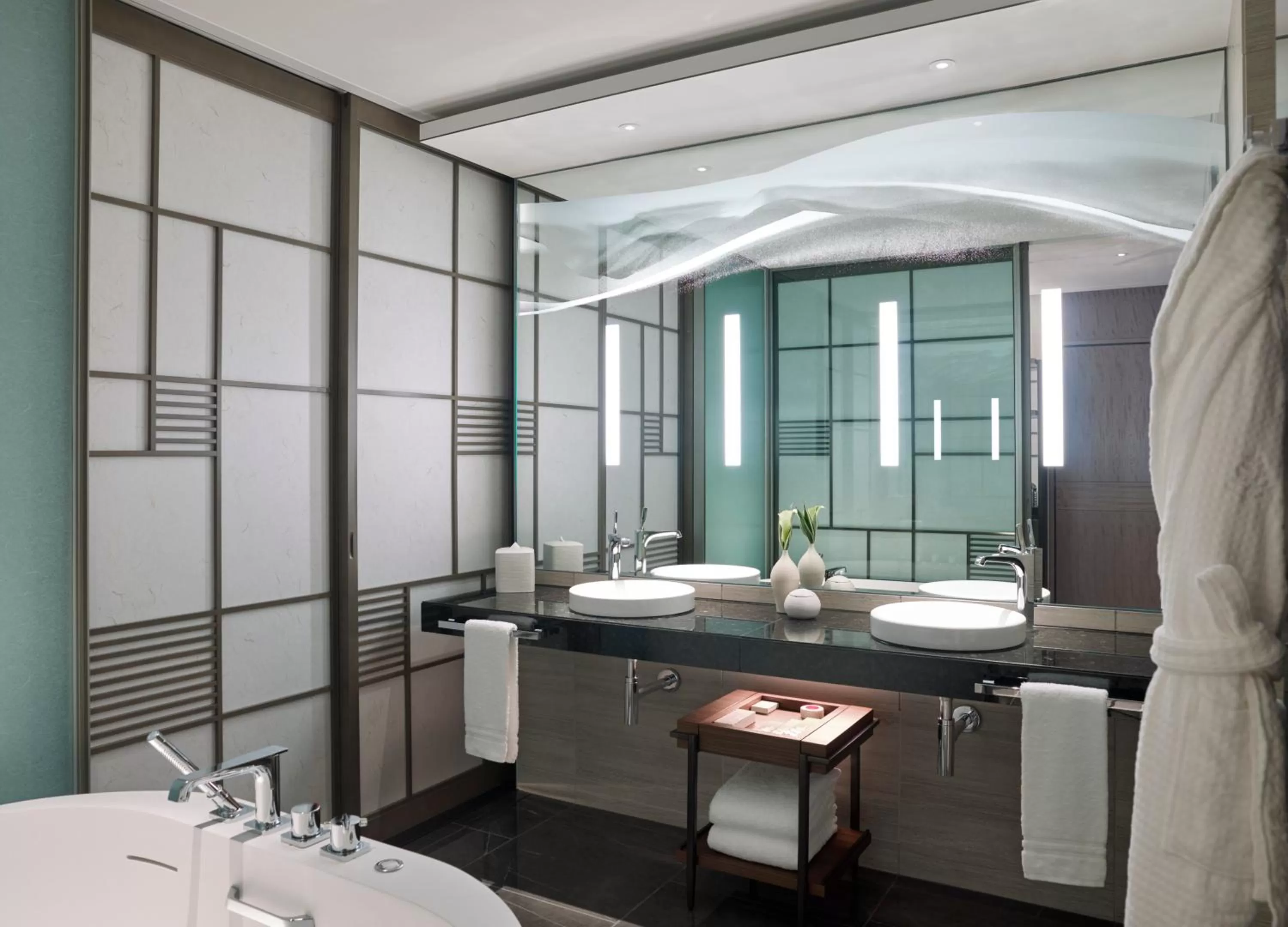 Hot Tub in Four Seasons Hotel Tokyo at Otemachi