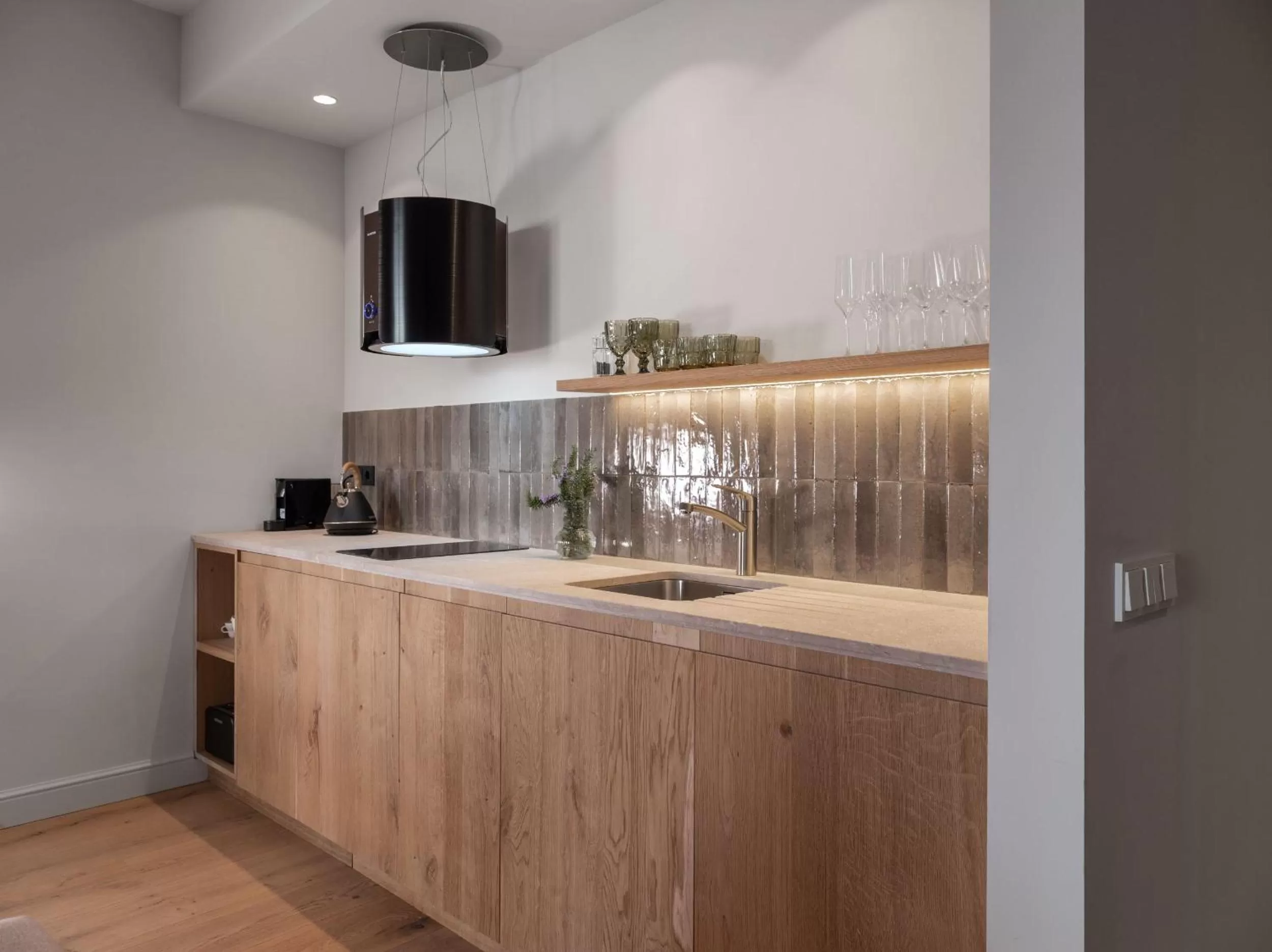 Kitchen or kitchenette in Can Verí Suites