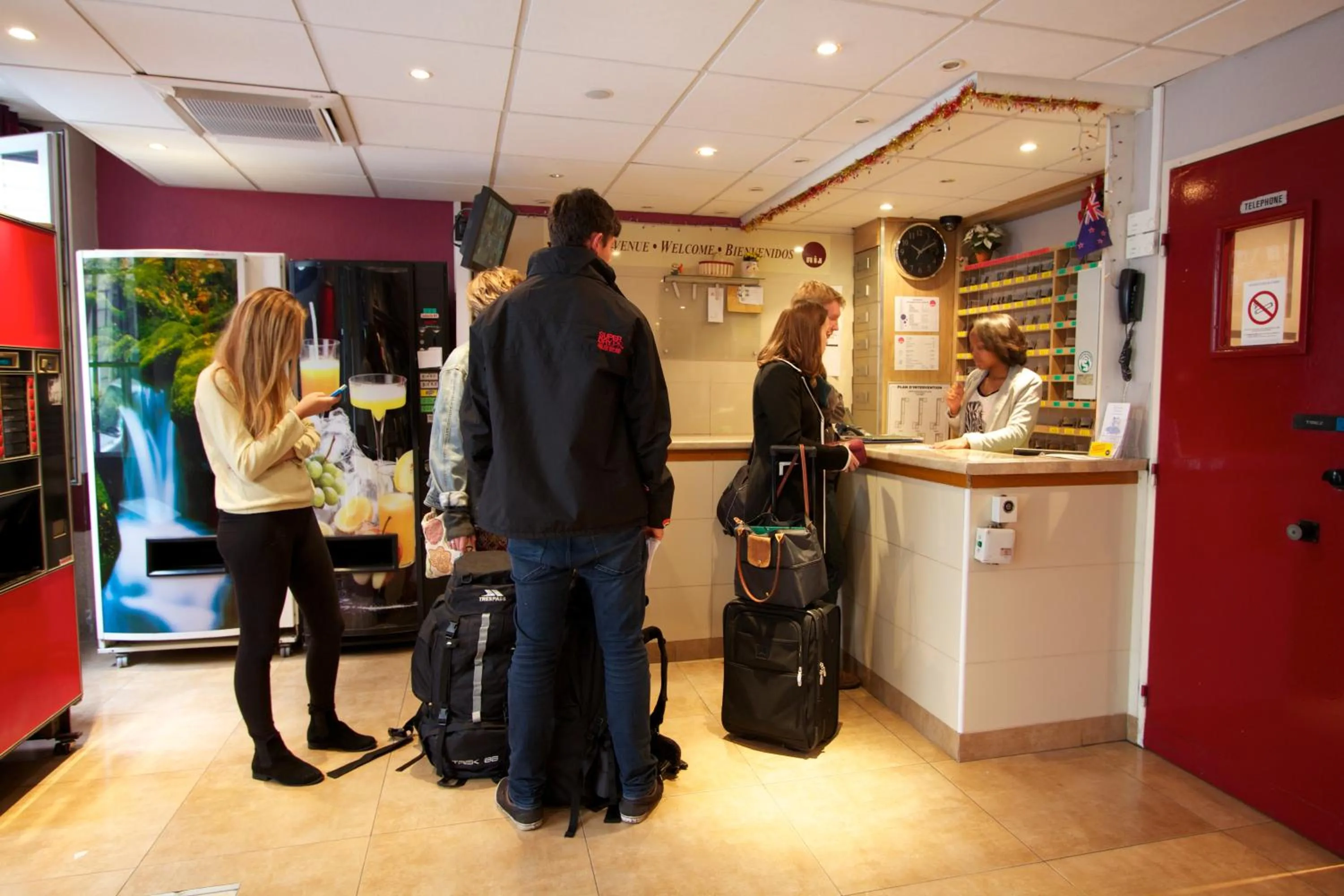 Lobby or reception in Auberge Internationale des Jeunes