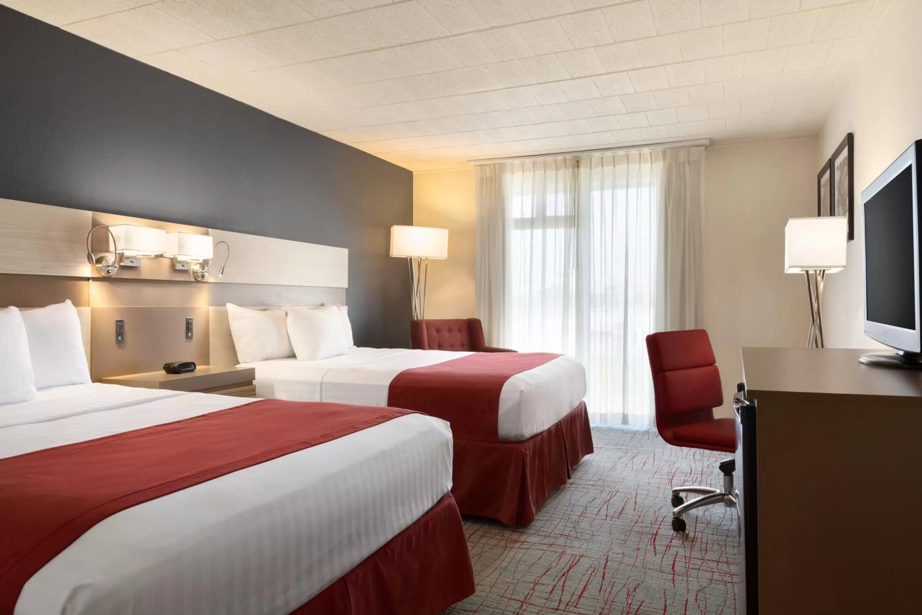 TV and multimedia, Room Photo in Ramada by Wyndham Clarion