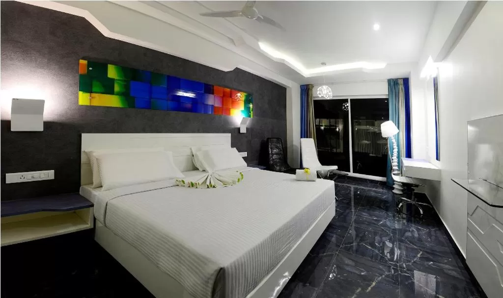 Night, Bed in Hotel Vijay Elanza