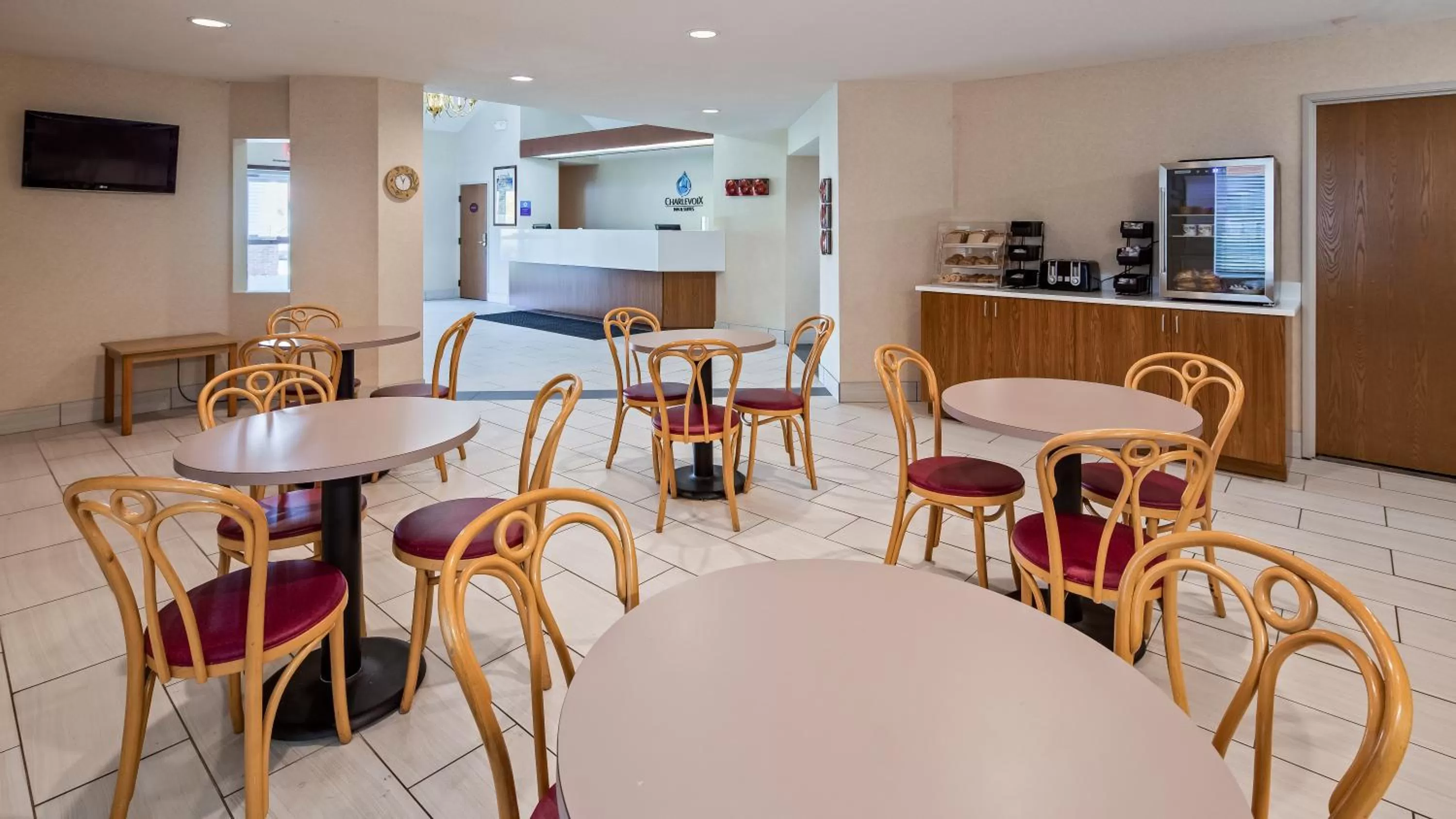 Breakfast in Charlevoix Inn & Suites SureStay Collection by Best Western