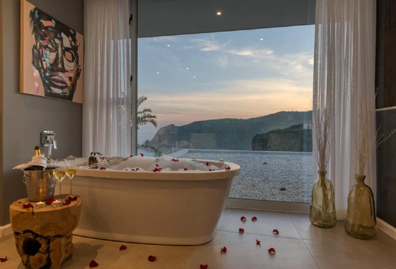 Bathroom in Crown on the Heads