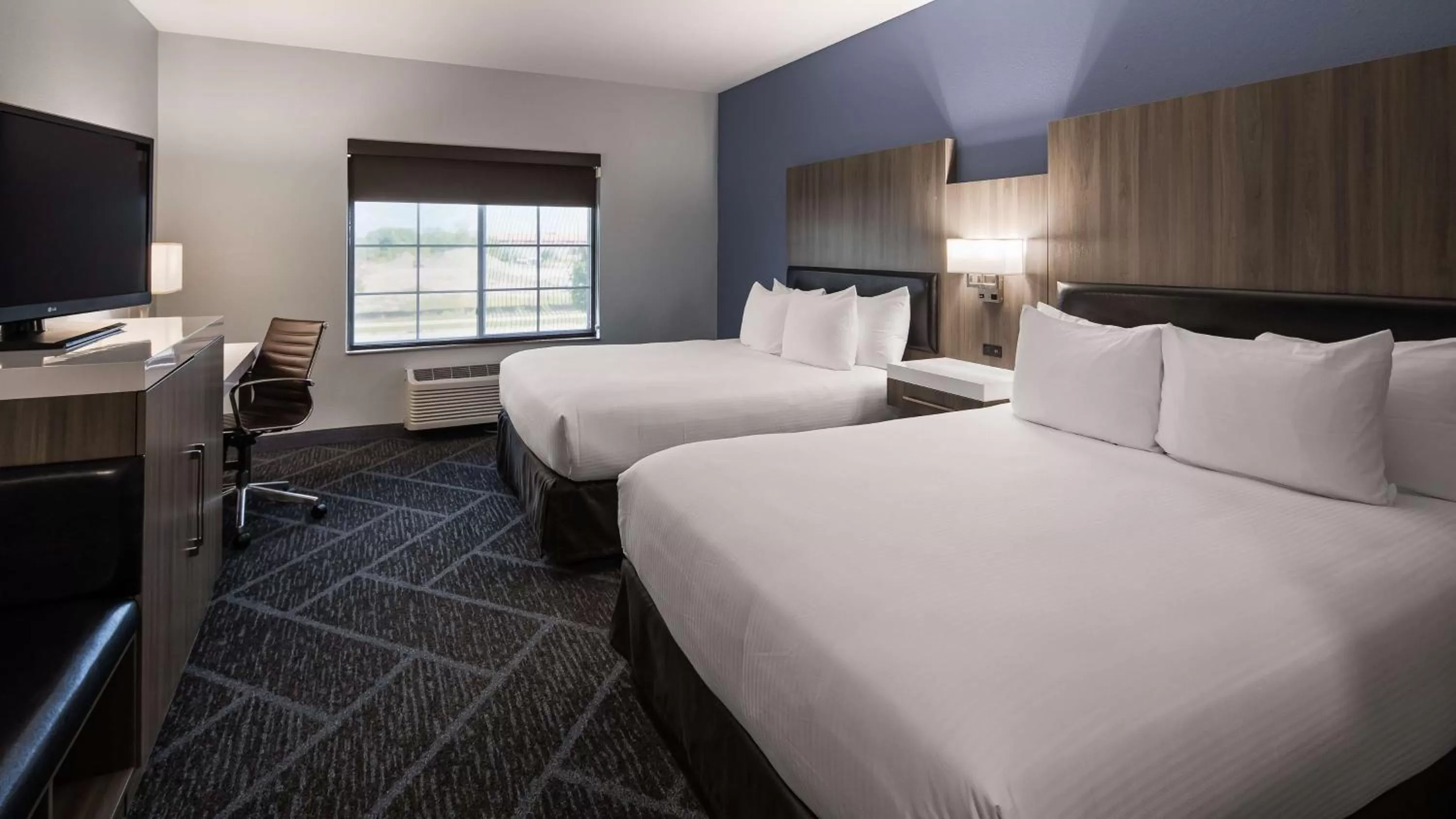 Best Western Plus Appleton Airport Mall Hotel
