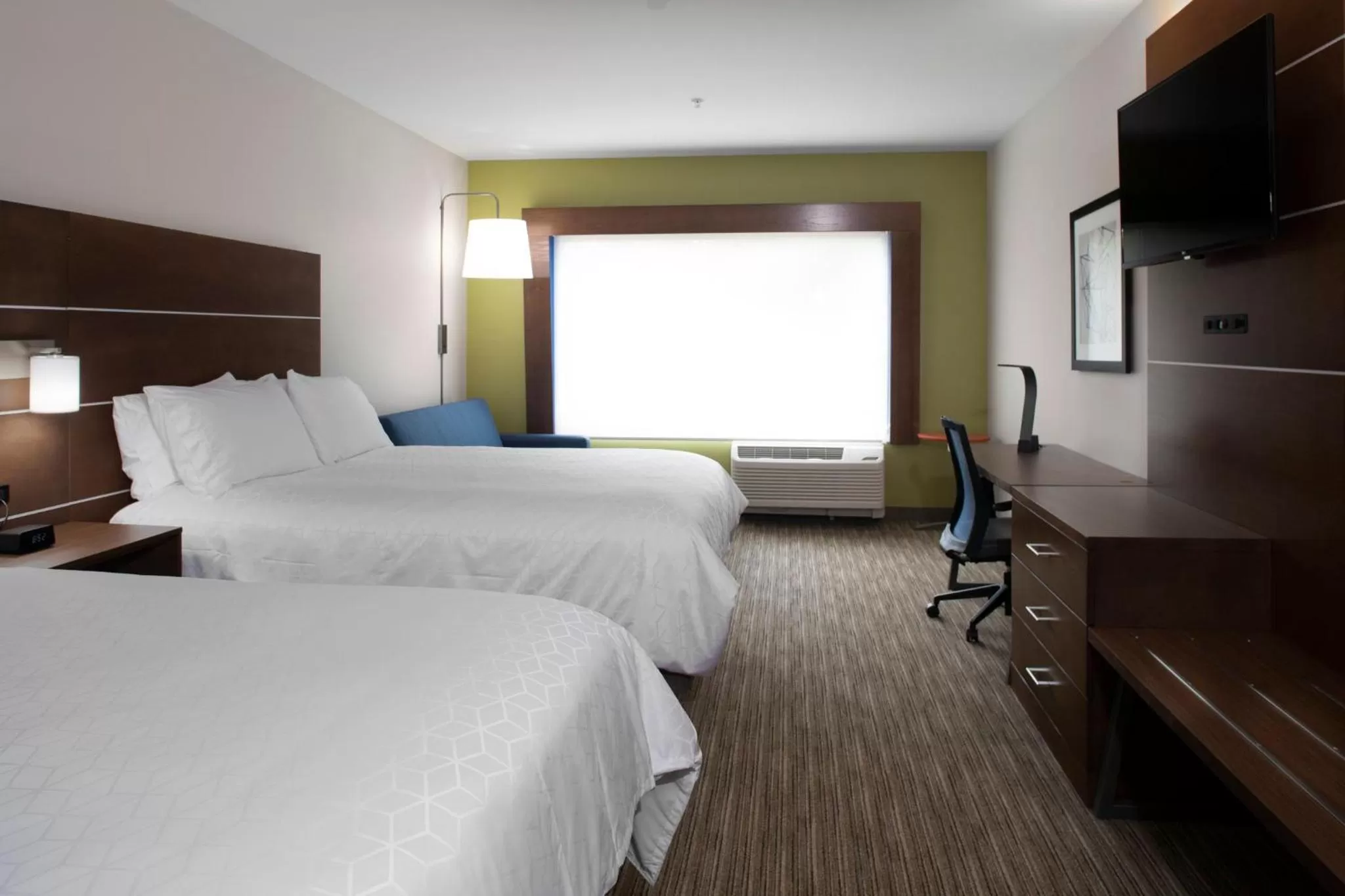 Photo of the whole room, Bed in Holiday Inn Express & Suites - King George - Dahlgren by IHG