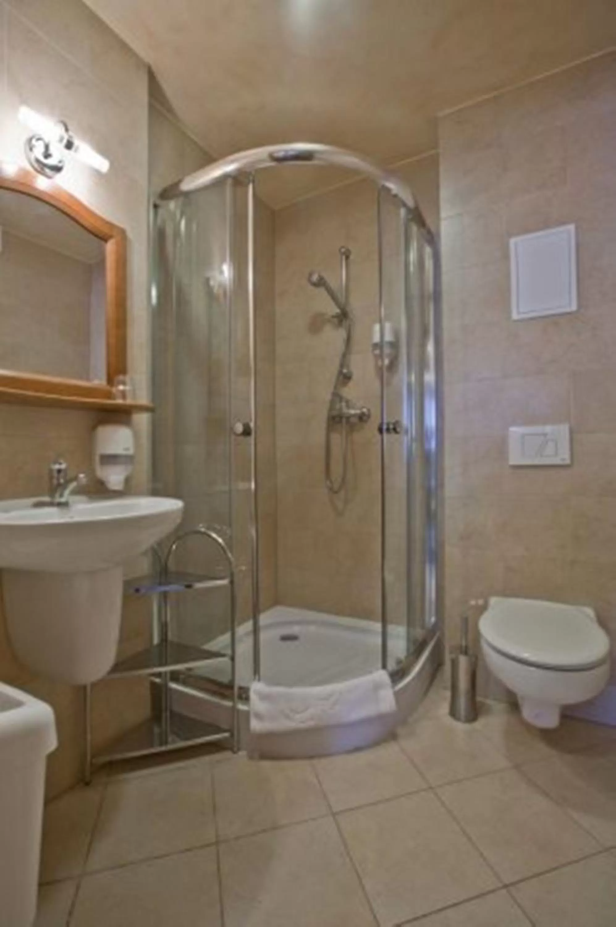 Bathroom in Hotel Dwór Karolówka