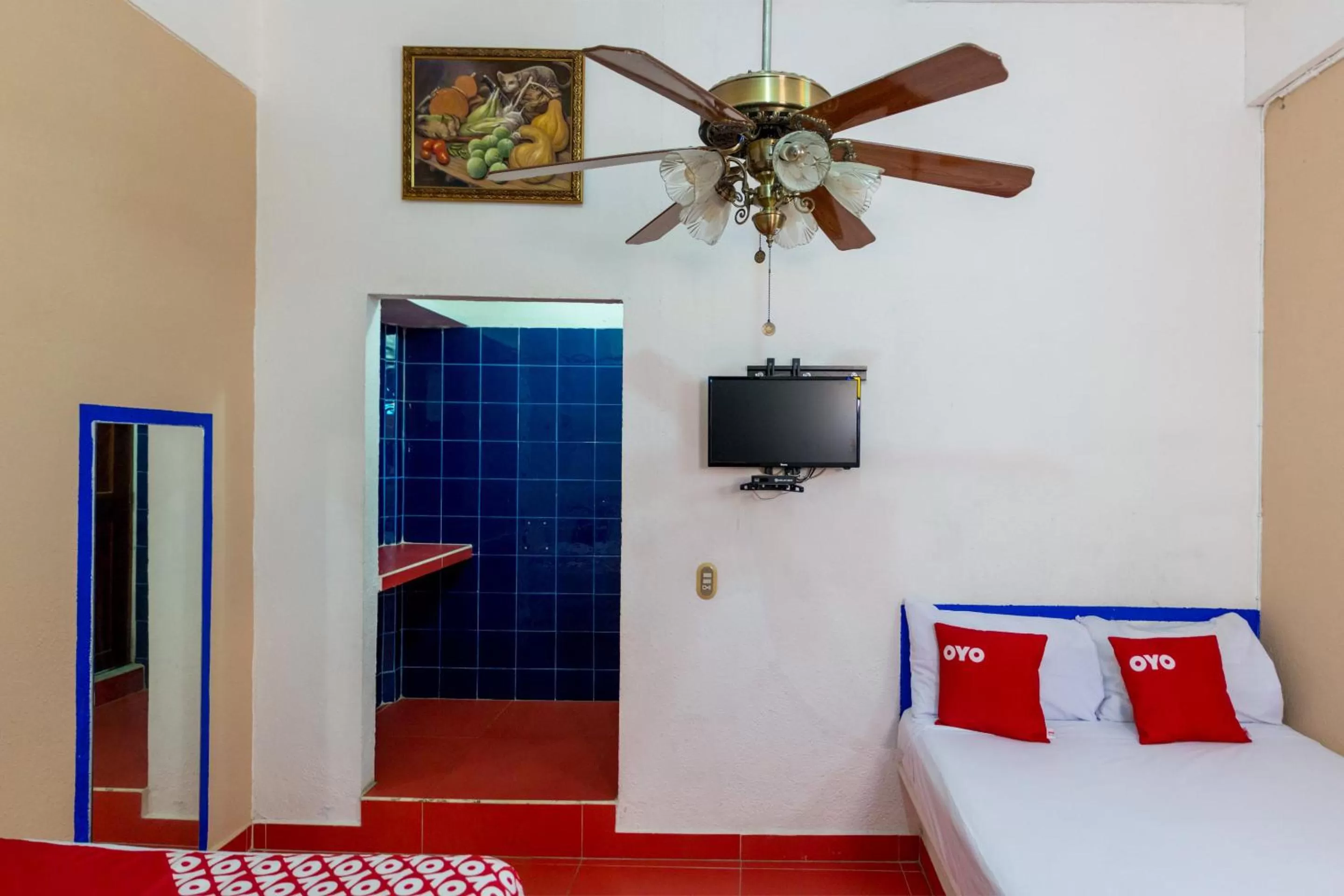 Bedroom, TV/Entertainment Center in Hotel Isis