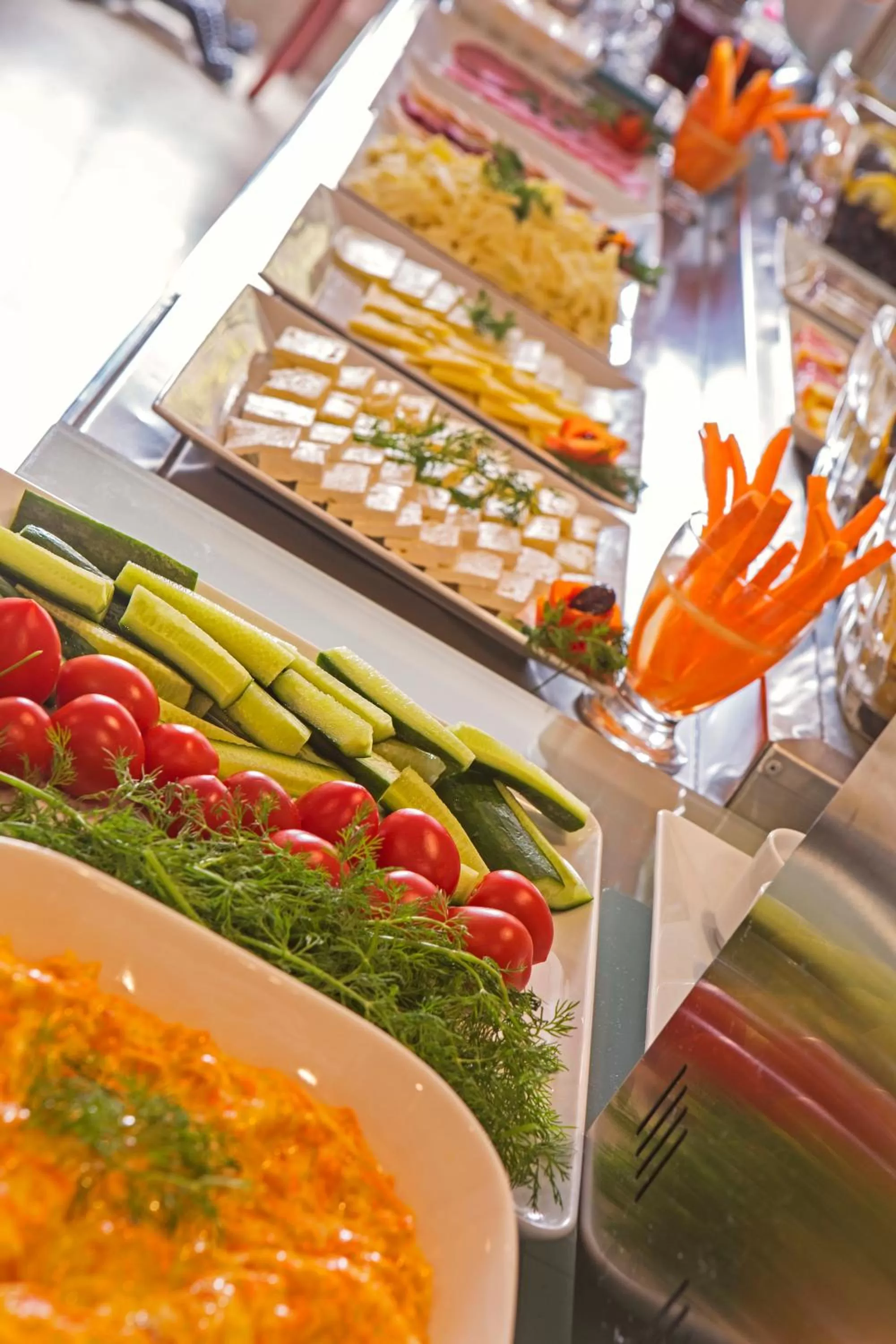 Restaurant/places to eat in Obelisk Hotel & Suites