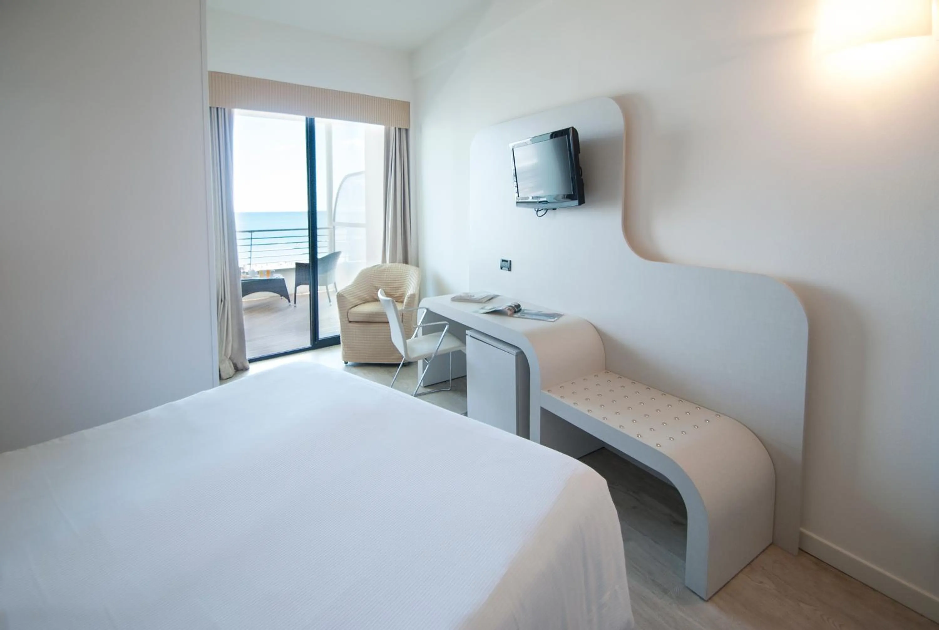 Bedroom, Bed in Hotel Le Palme - Premier Resort