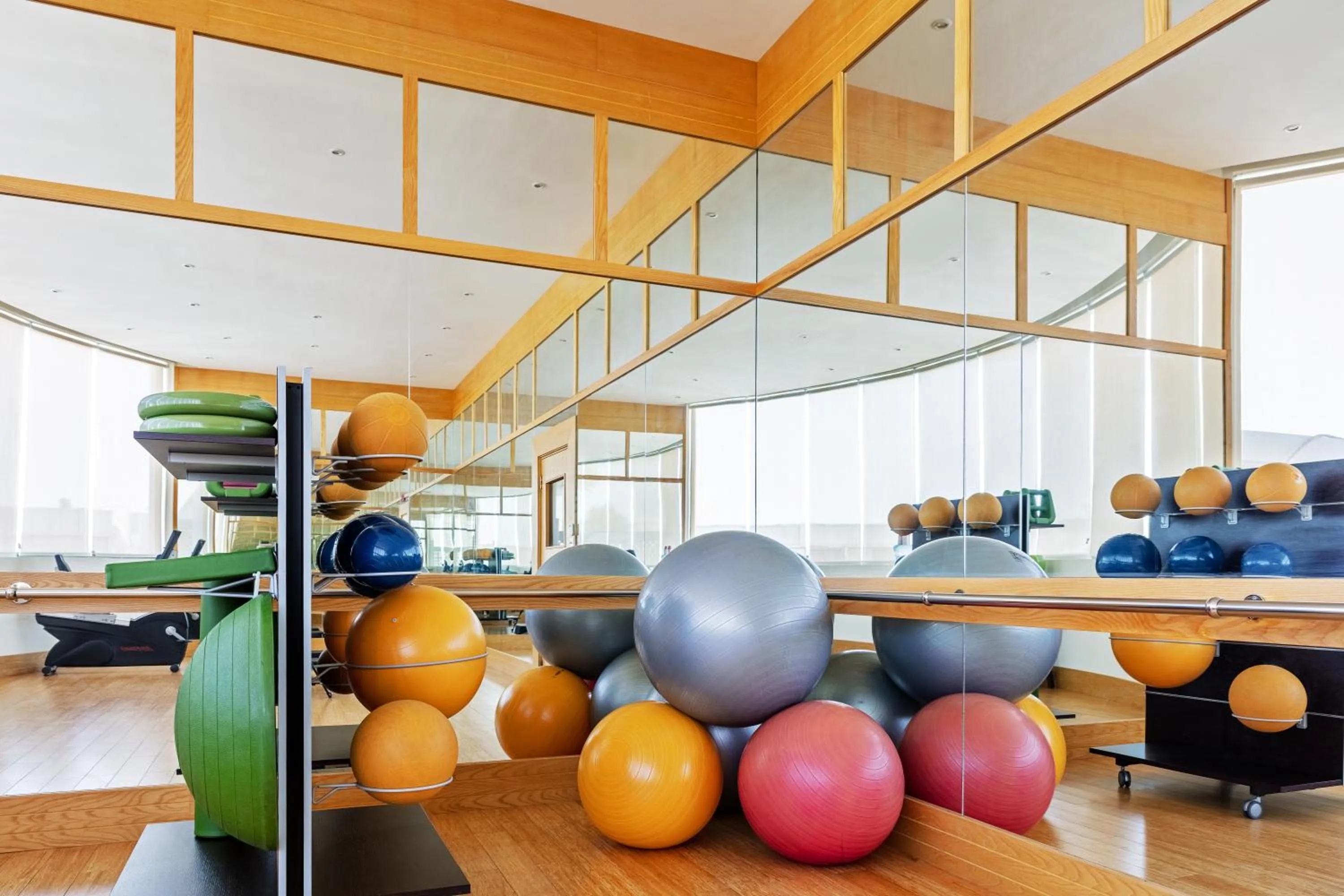 Fitness centre/facilities in Crowne Plaza Muscat by IHG
