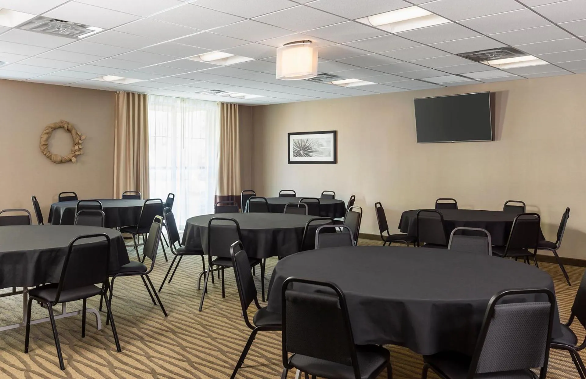 Business facilities in Comfort Suites Hartville-North Canton