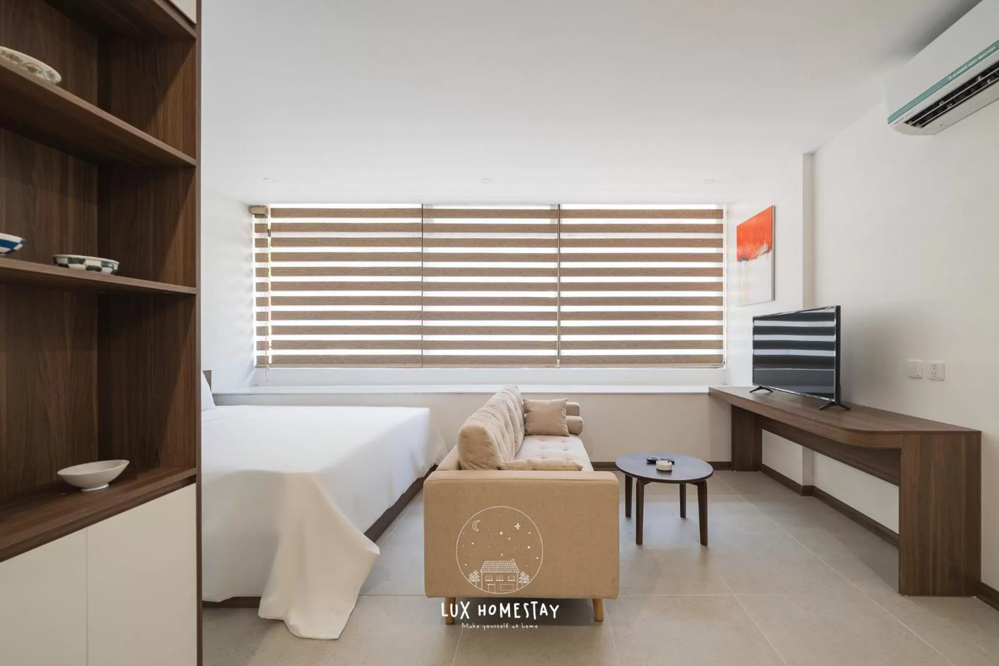 TV and multimedia in Lux Westlake Studio