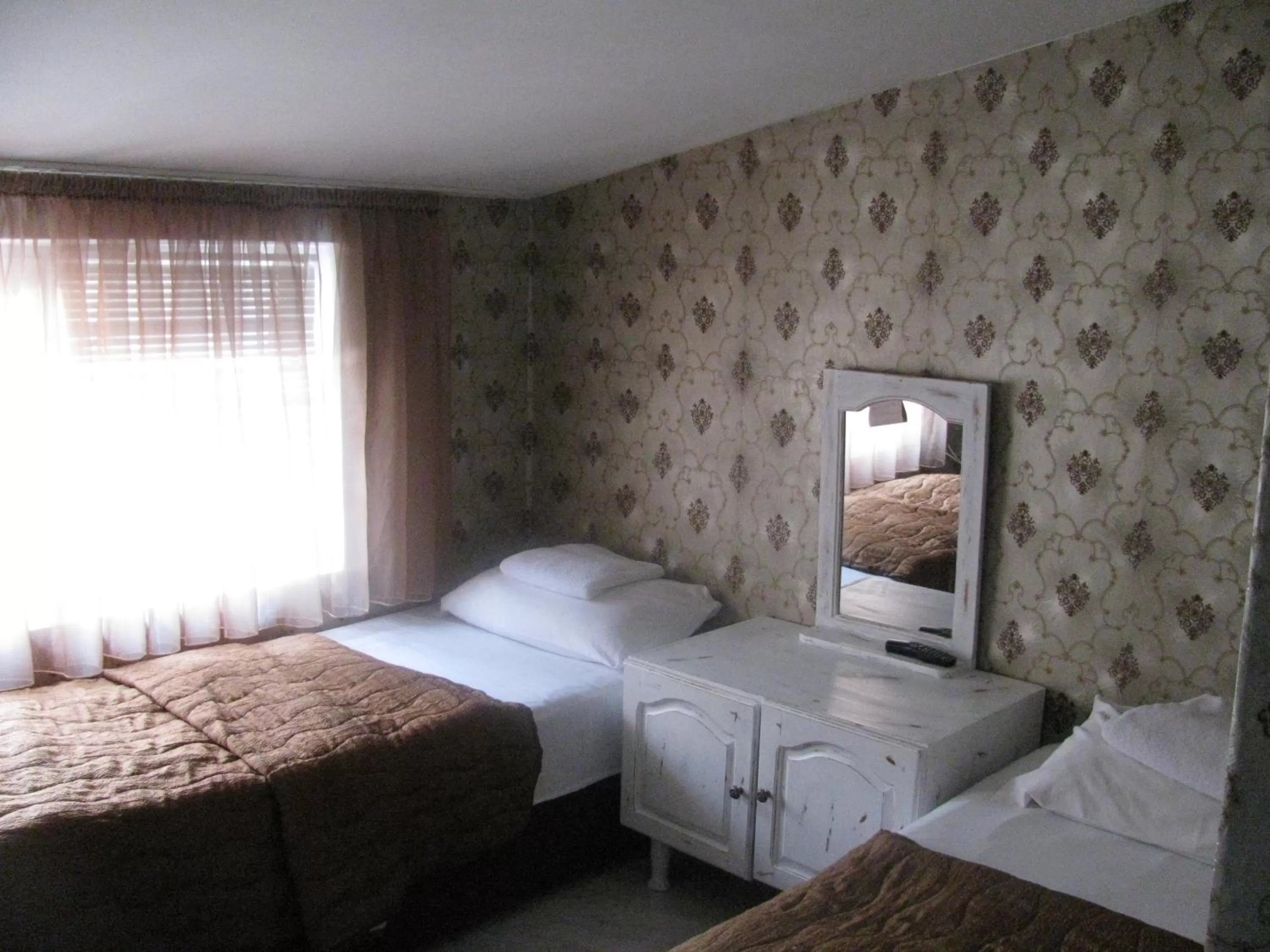 Photo of the whole room, Bed in Family Hotel Kartala