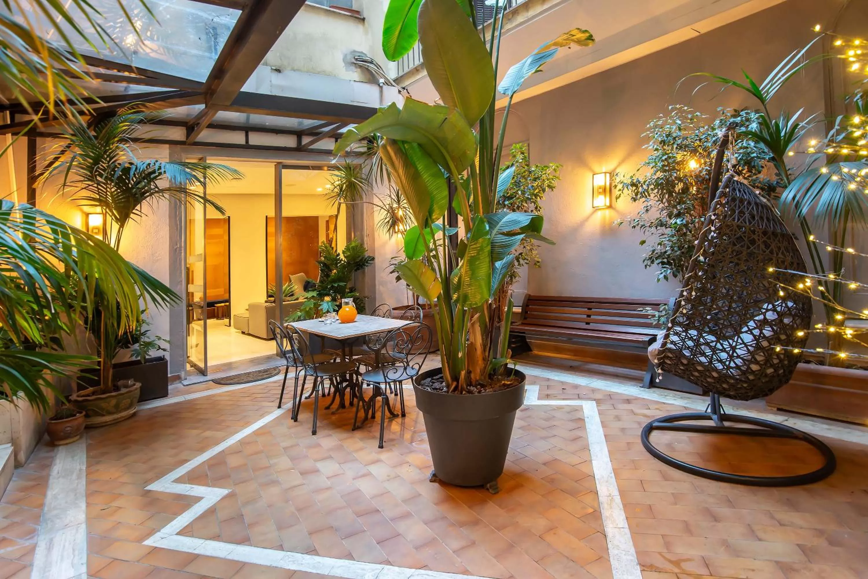 Patio in Hotel White