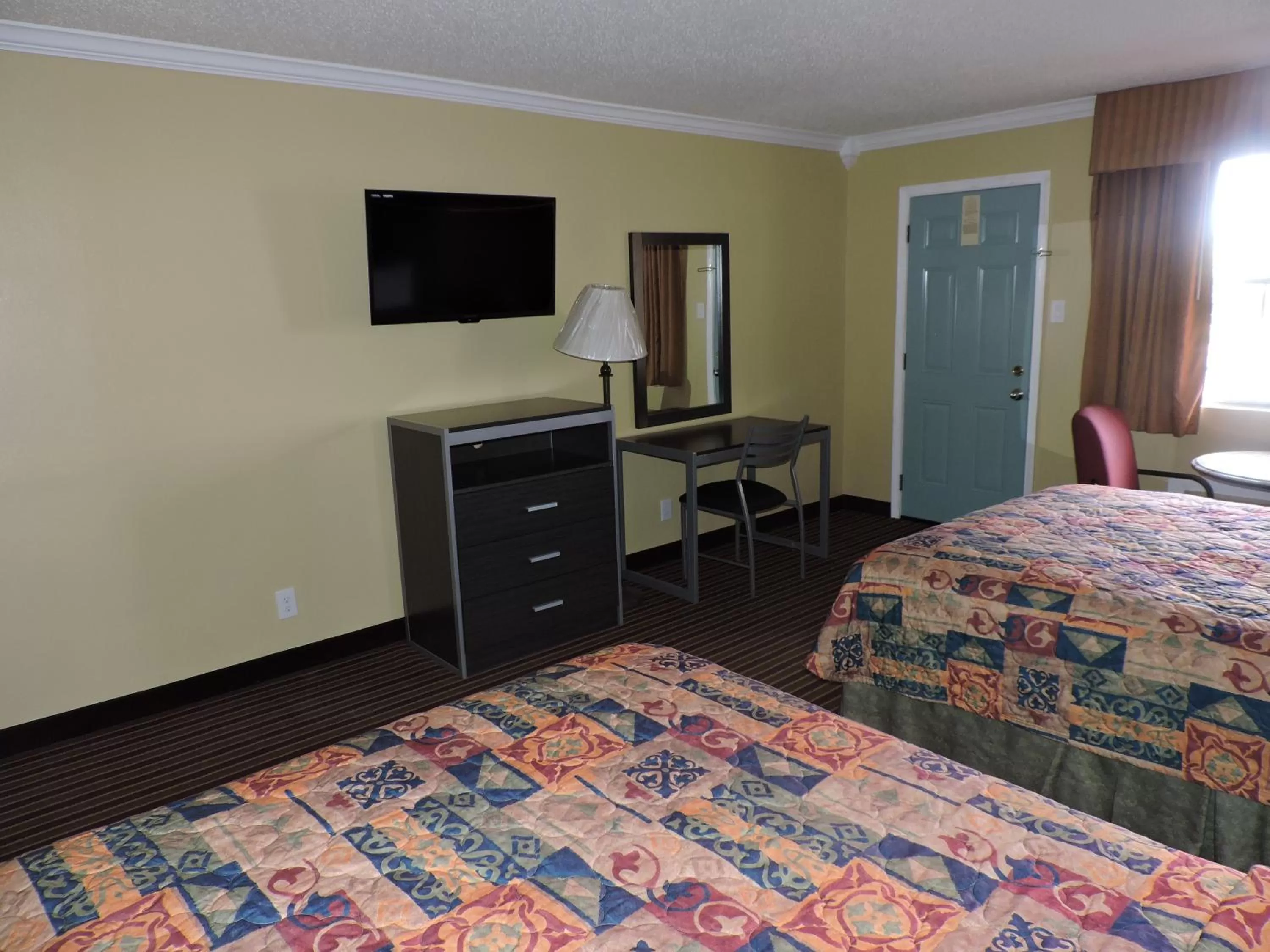 TV/Entertainment Center in Budget Inn Temple