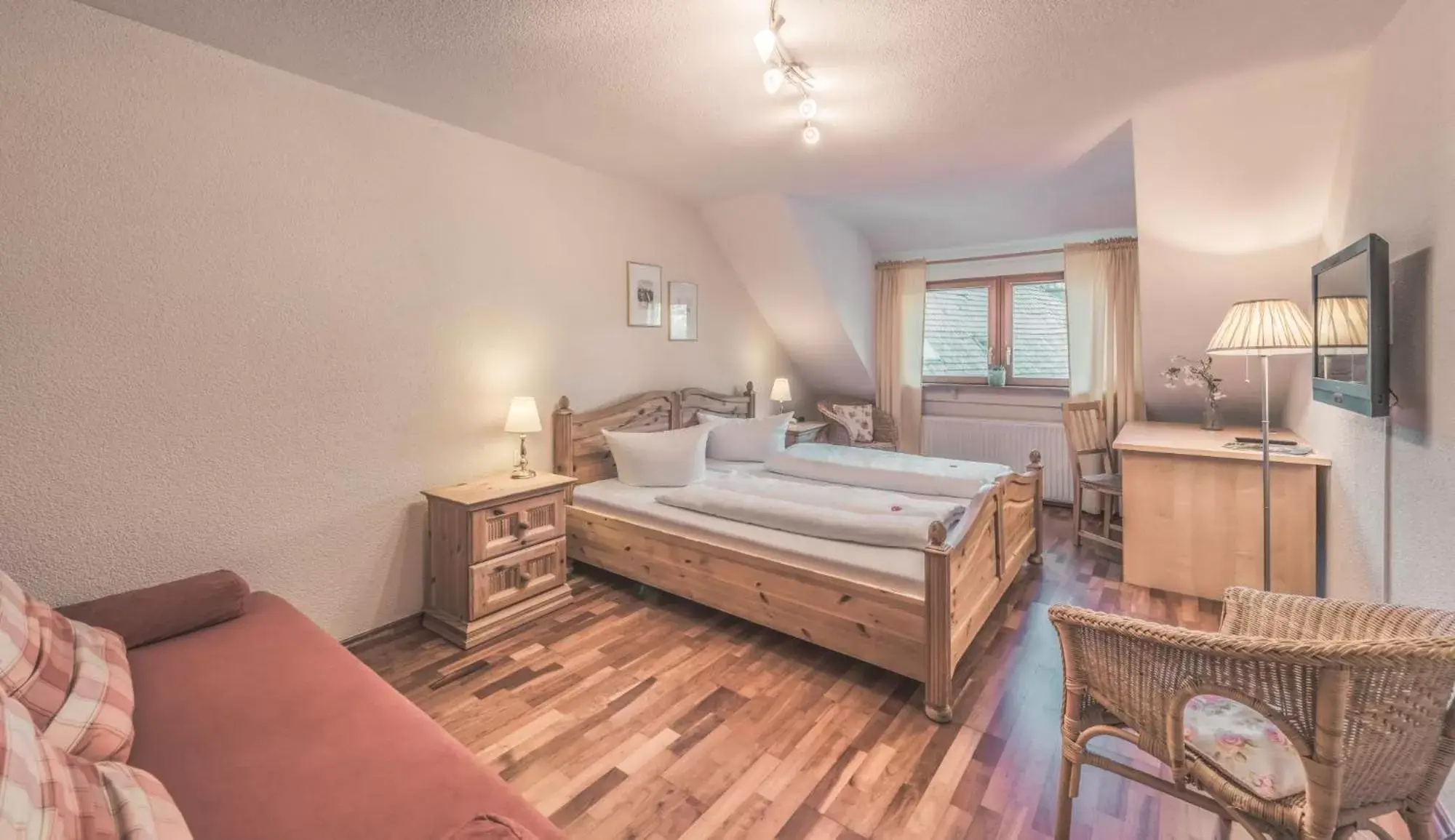 Budget Double Room in Boutique Wellnesshotel Landmann Budget Double Room in Boutique Wellnesshotel Landmann