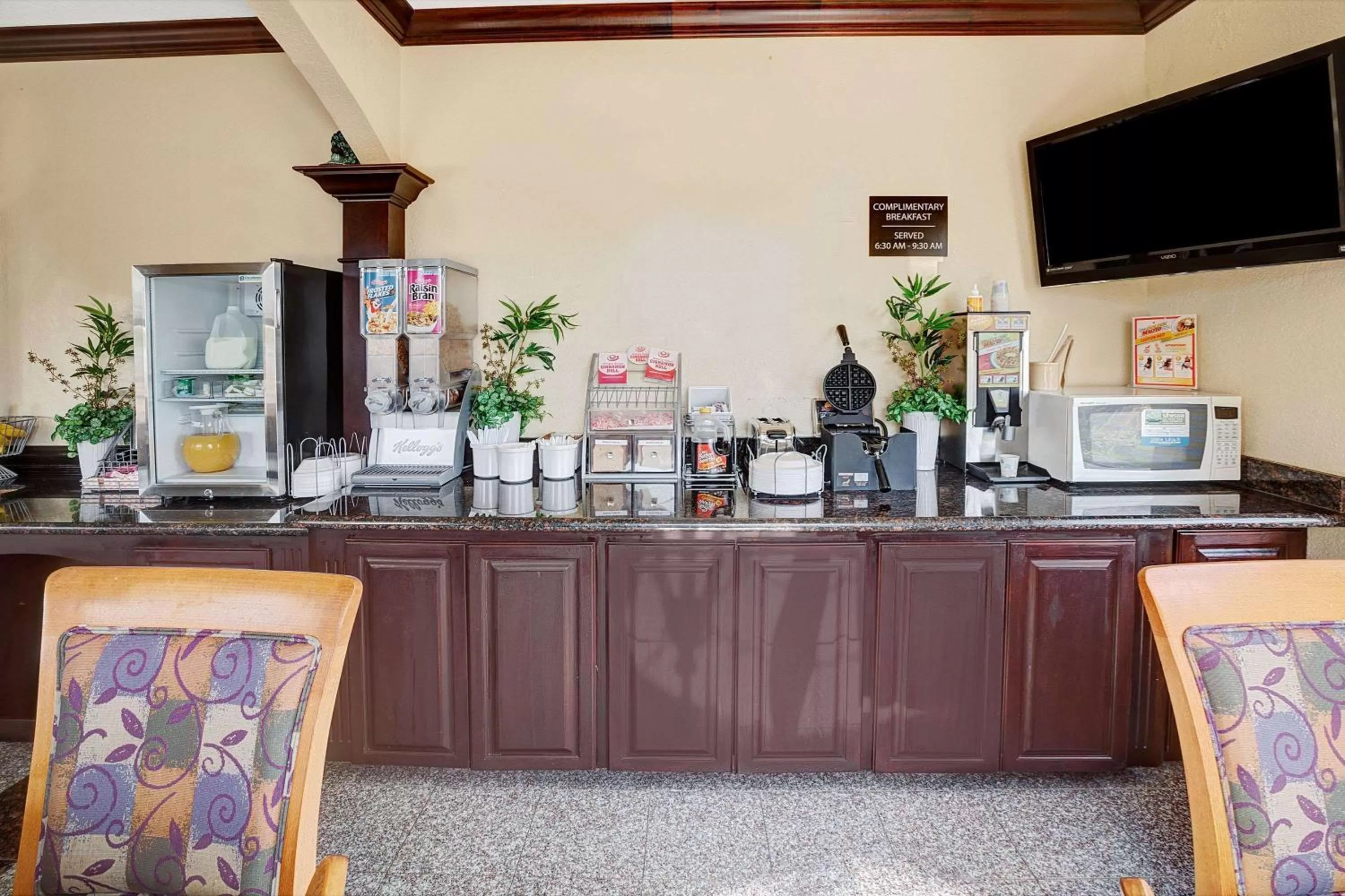 Restaurant/places to eat in Super 8 by Wyndham Houston Hobby Airport South