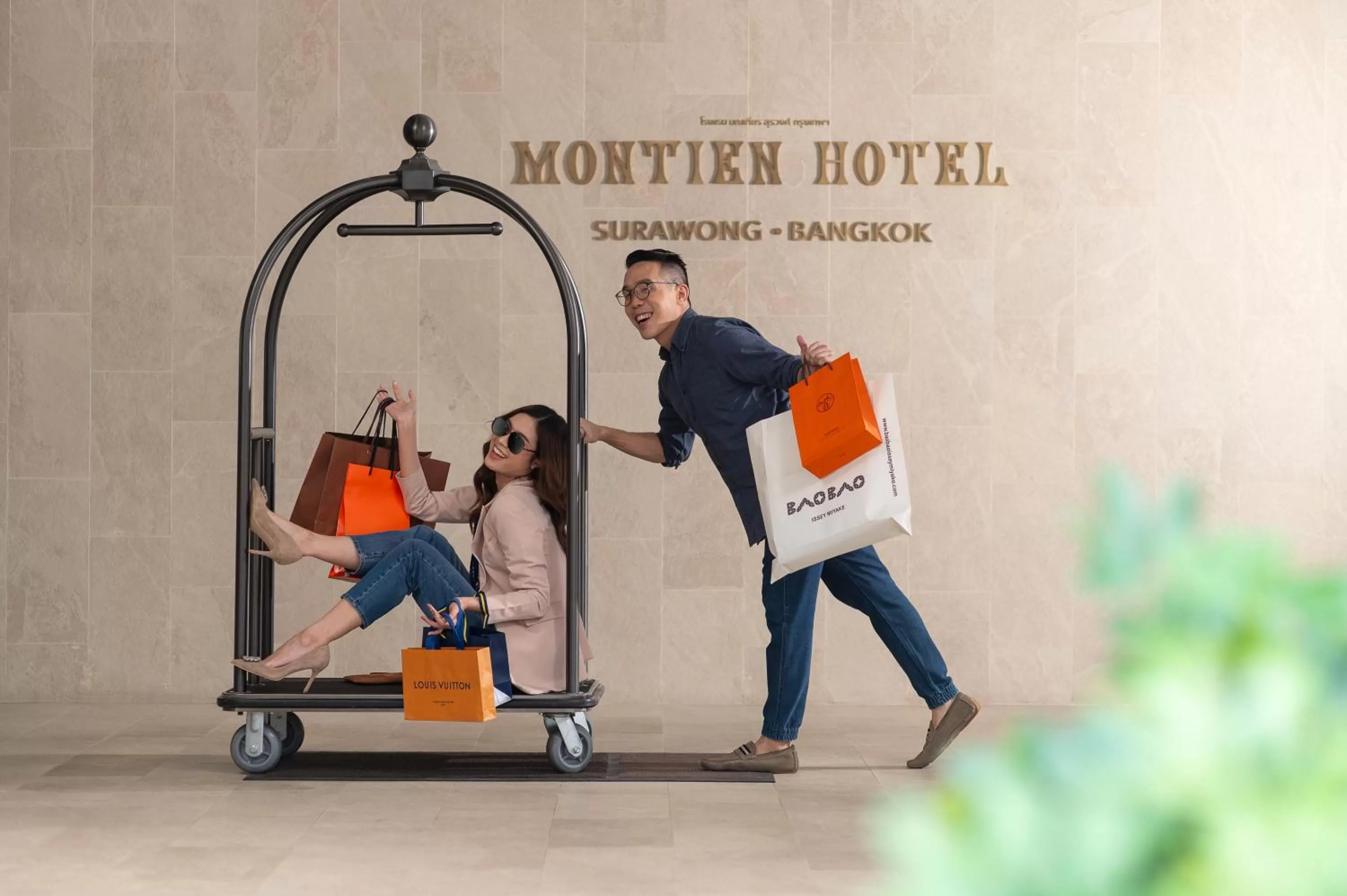 People in Montien Hotel Surawong Bangkok