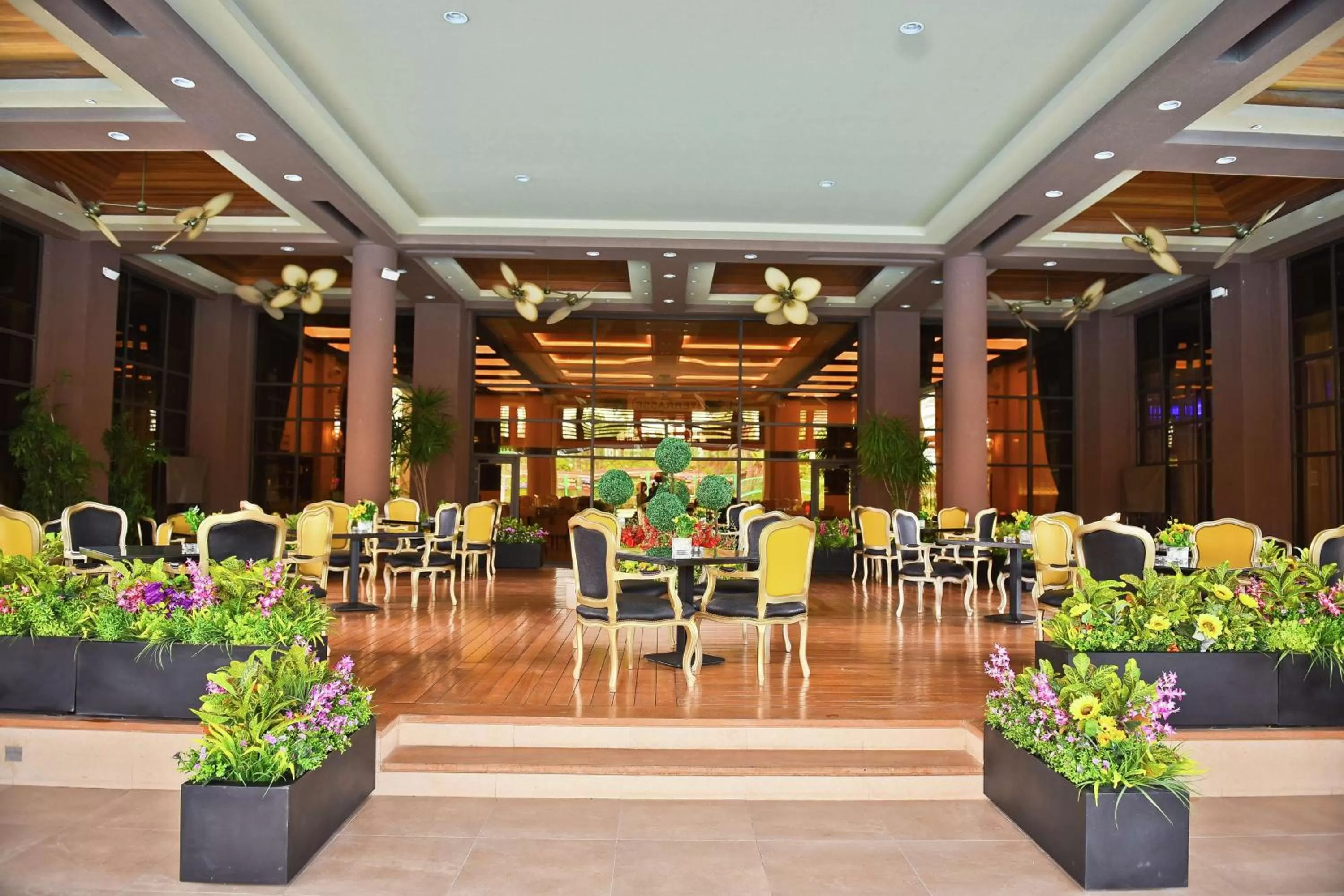 Restaurant/places to eat in Hilton Alexandria King's Ranch Hotel