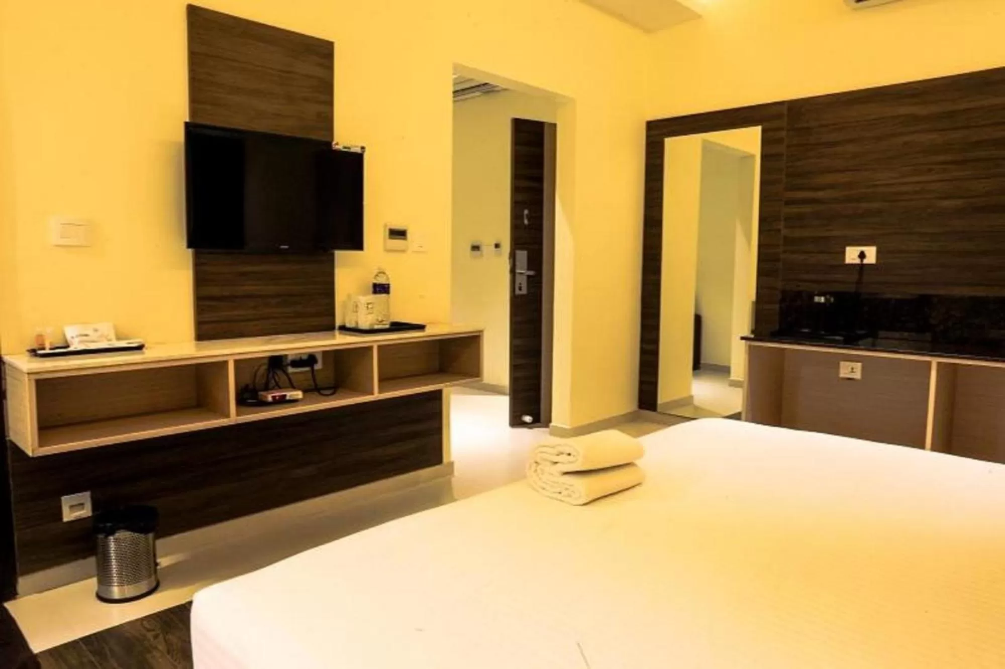 TV and multimedia, Bed in Laya Regency