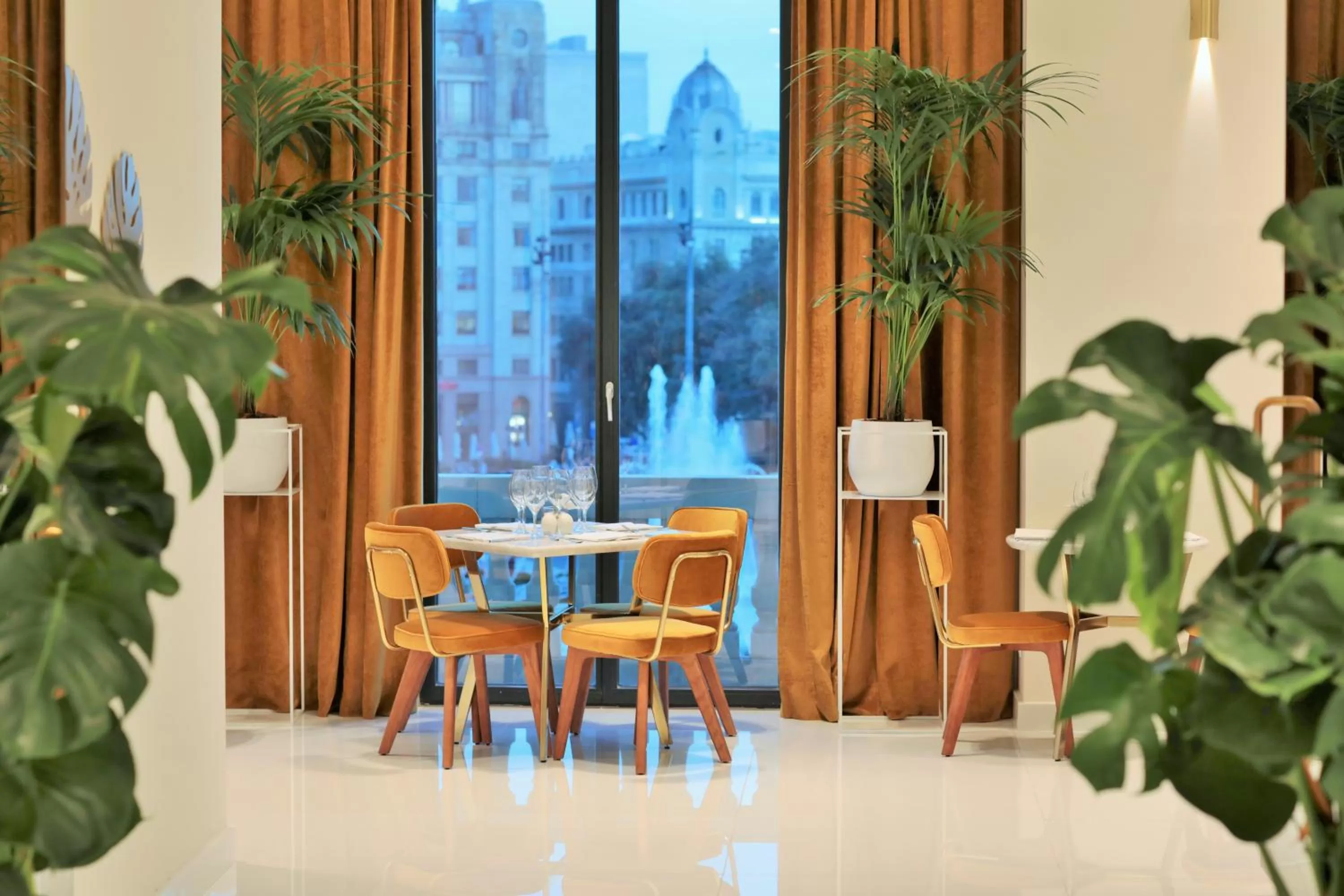 Restaurant/places to eat in Iberostar Selection Paseo de Gracia 4 Sup