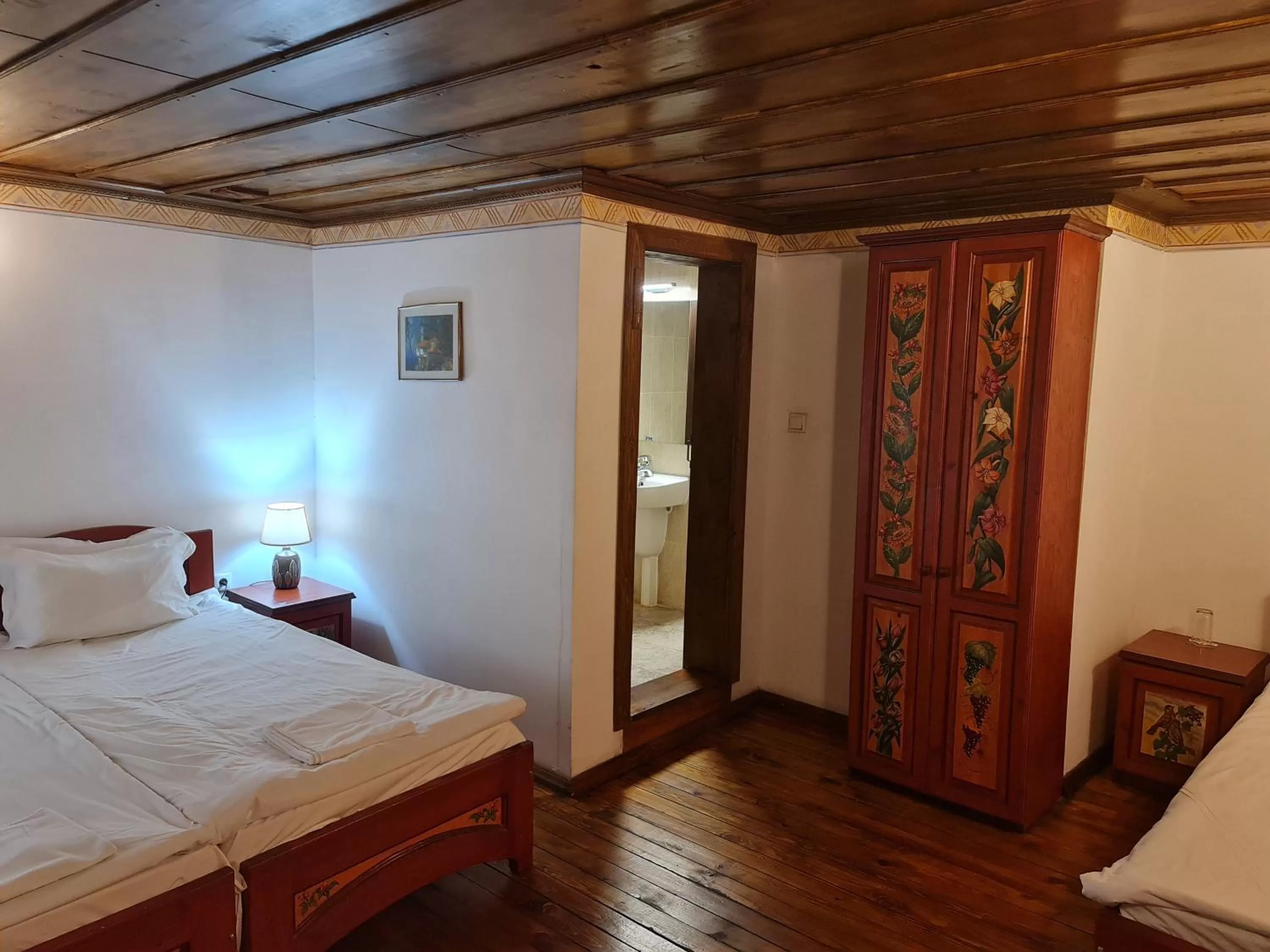 Bed in The Old House Family Hotel