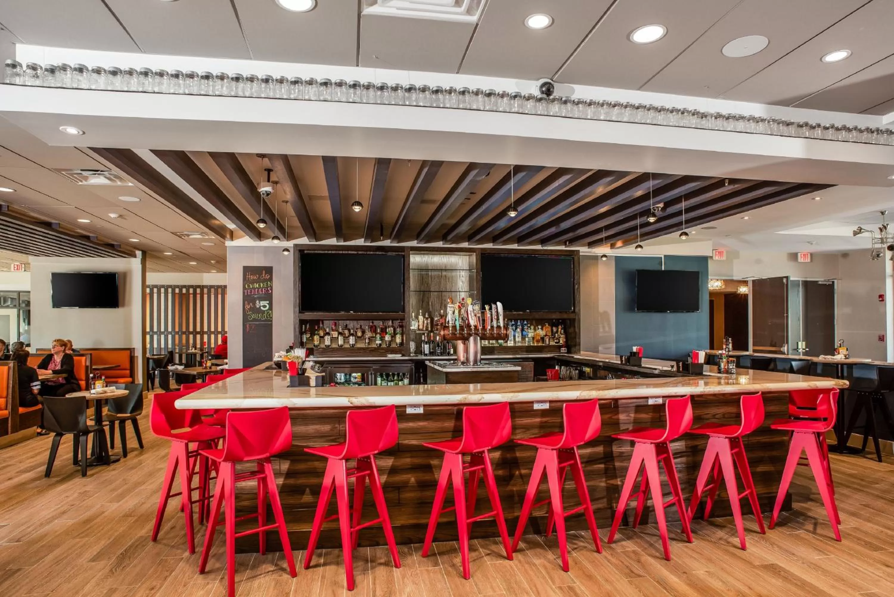 Restaurant/places to eat in Holiday Inn Hotel & Suites - Joliet Southwest by IHG