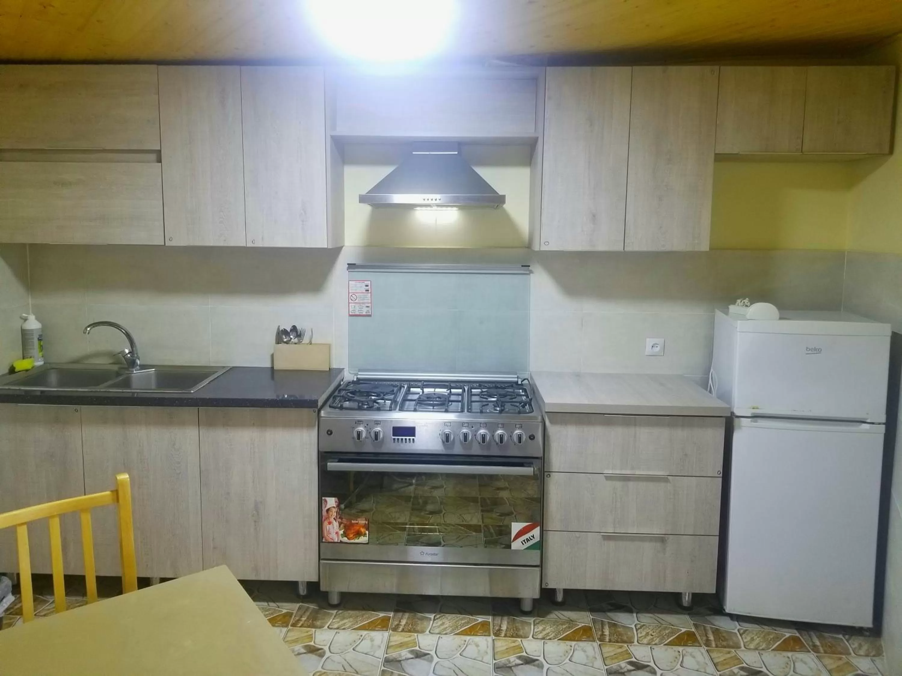 Kitchen or kitchenette in Hotel Salosi